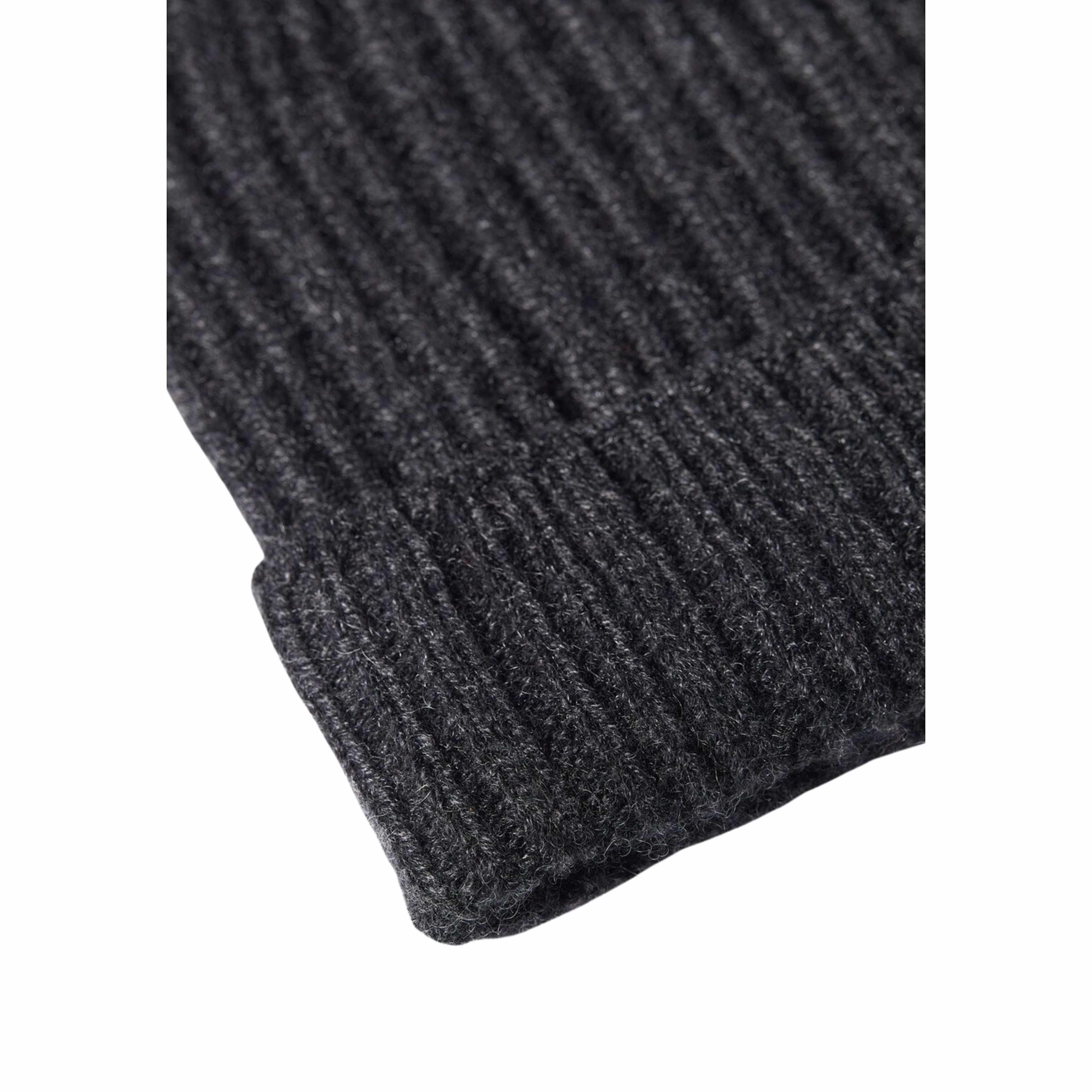 Cashmere Beanie, från John Henric, i färgen grey. Klicka för att öppna bilden i stort format
