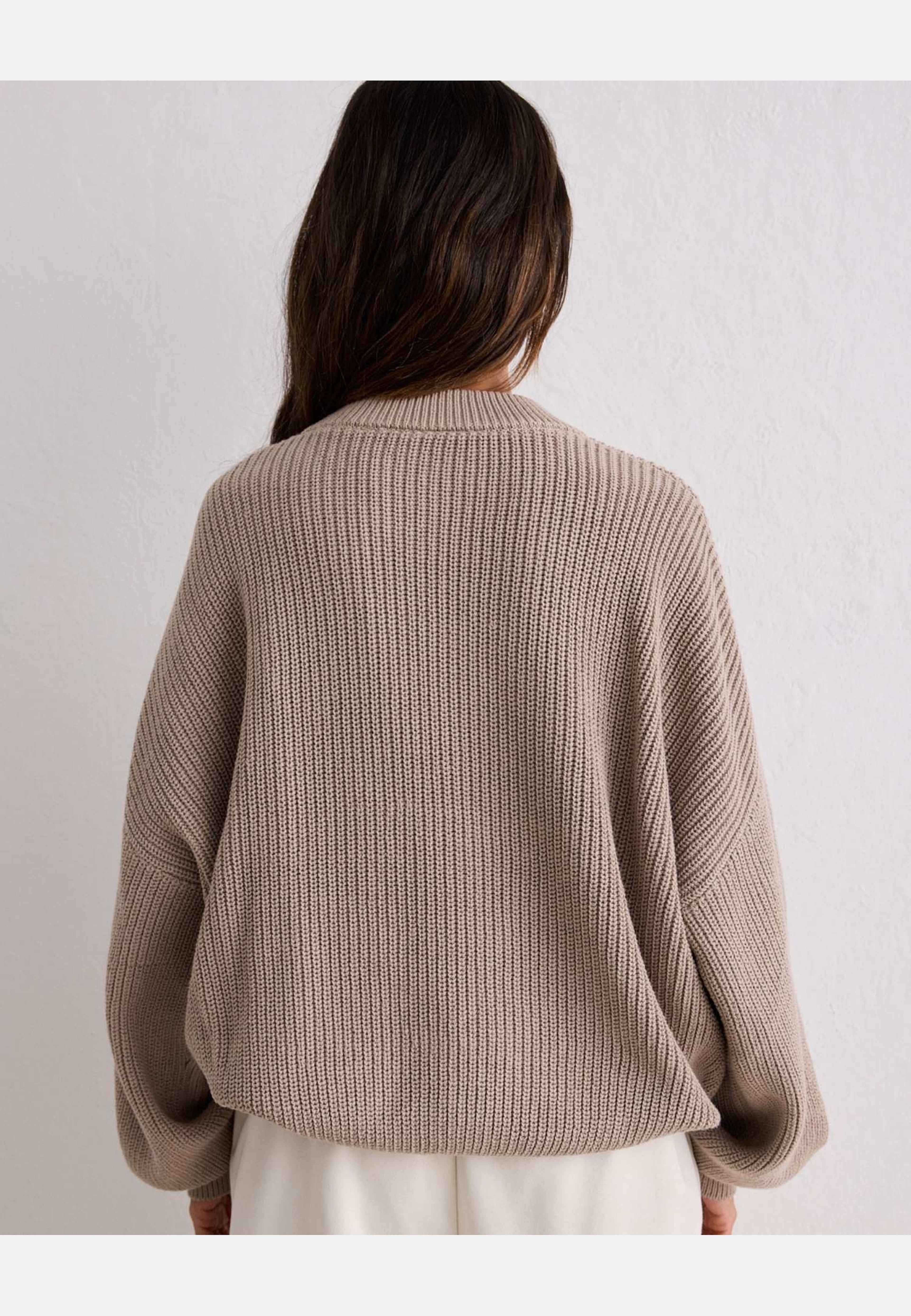 Knitted Sweatshirt, från aim'n, i färgen dark clay. Klicka för att öppna bilden i stort format