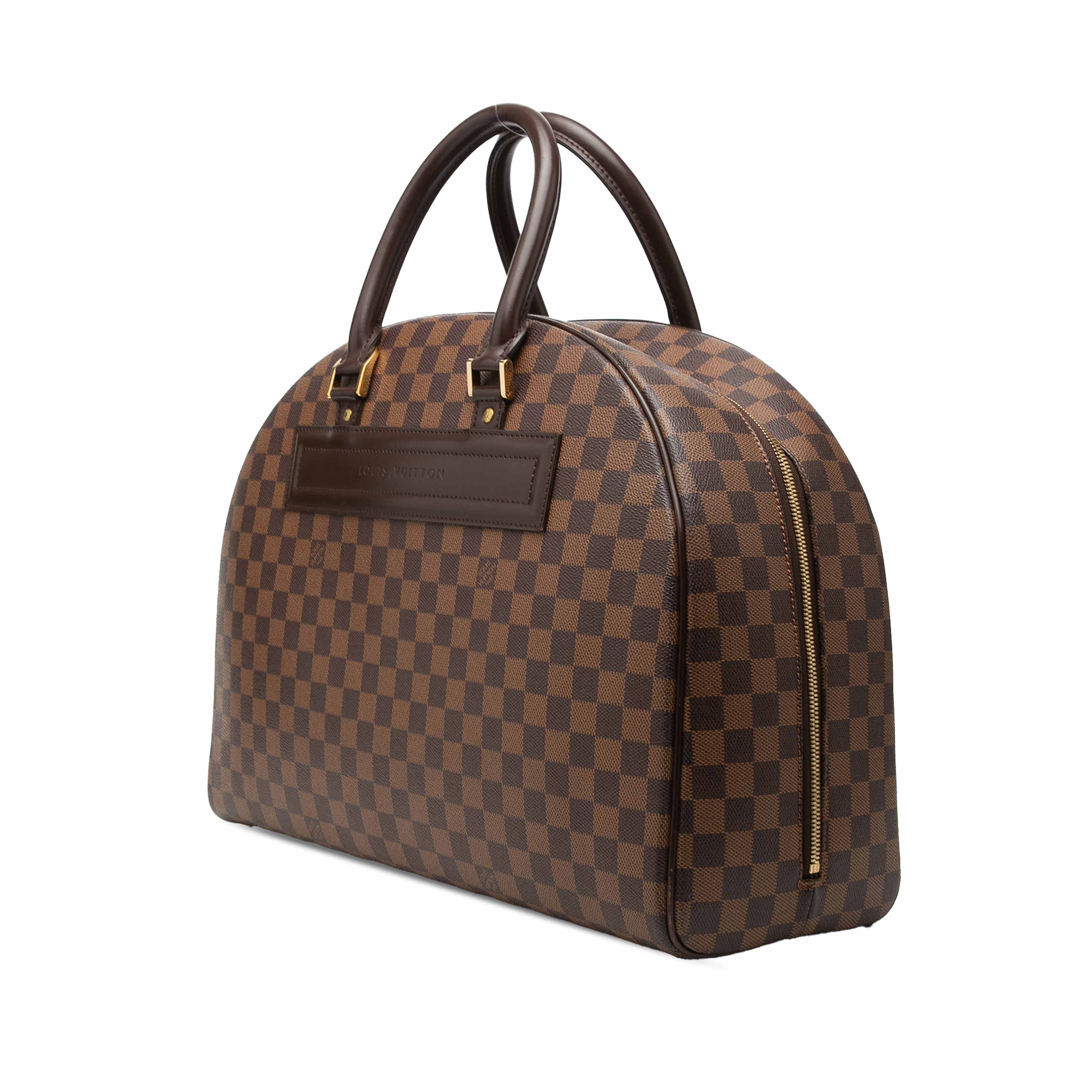 Louis Vuitton Damier Ebene Nolita 24 Heures, från Luxclusif, i färgen brun. Klicka för att öppna bilden i stort format