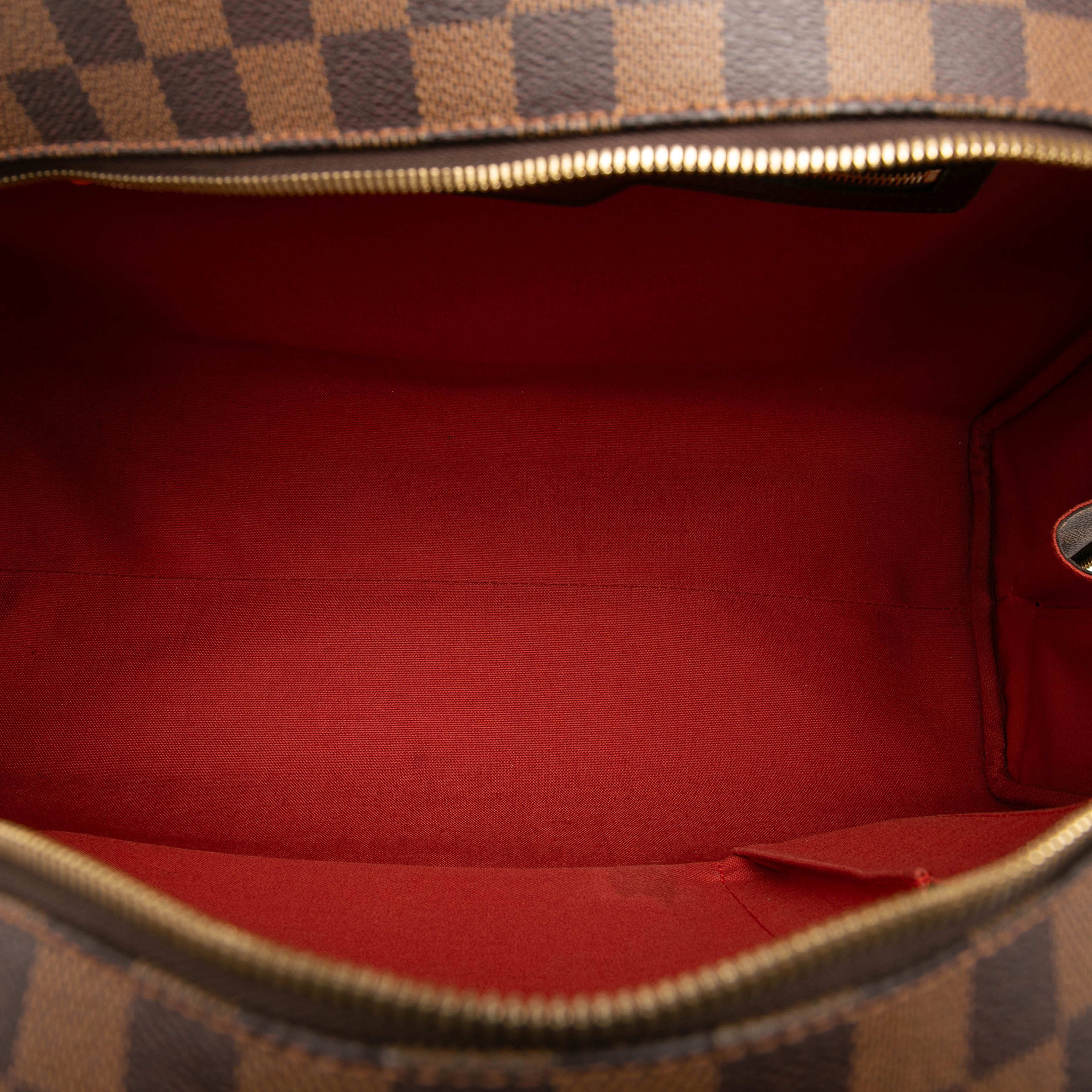 Louis Vuitton Damier Ebene Nolita 24 Heures, från Luxclusif, i färgen brun. Klicka för att öppna bilden i stort format