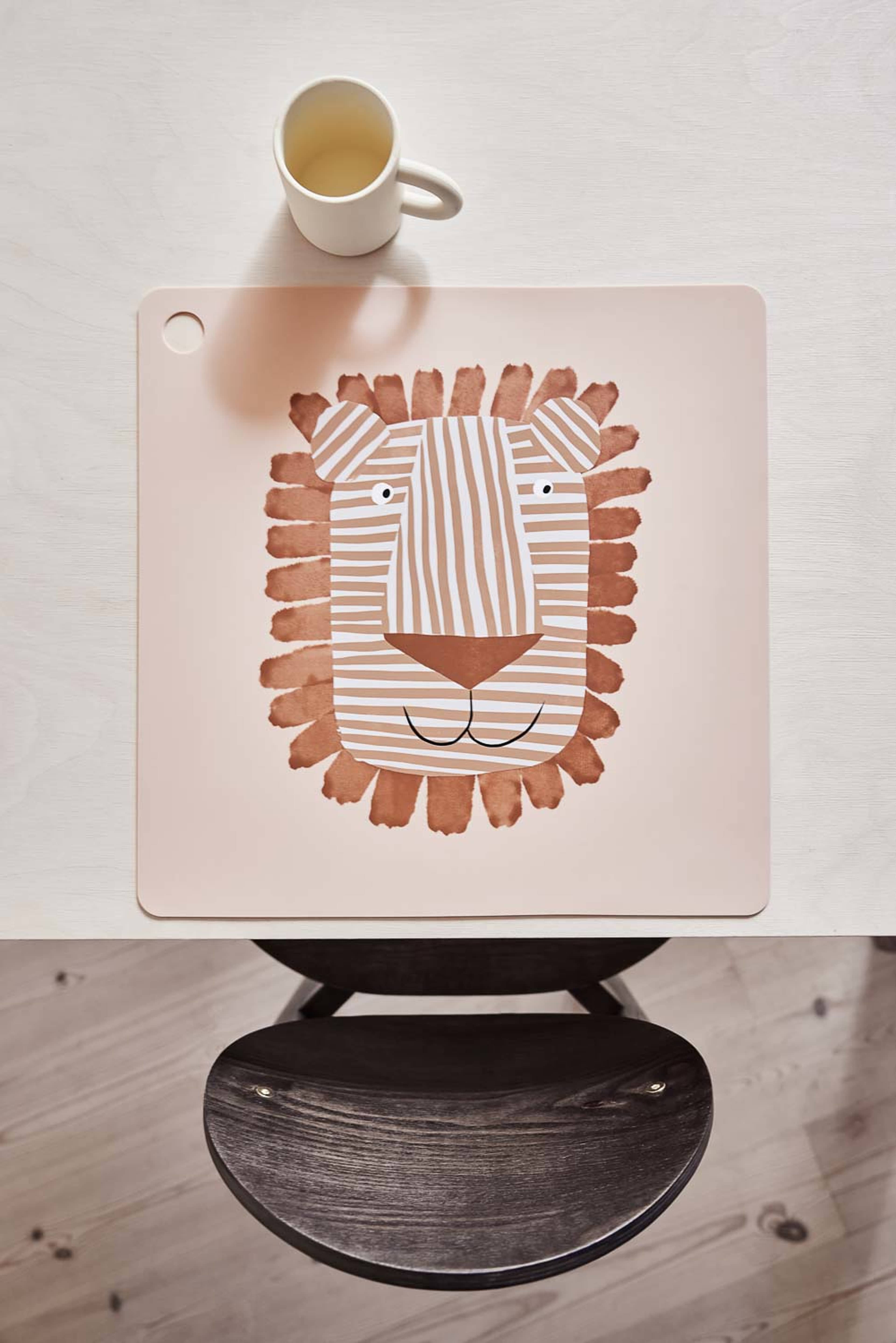 Placemat, från OYOY Mini, i färgen caramel. Klicka för att öppna bilden i stort format