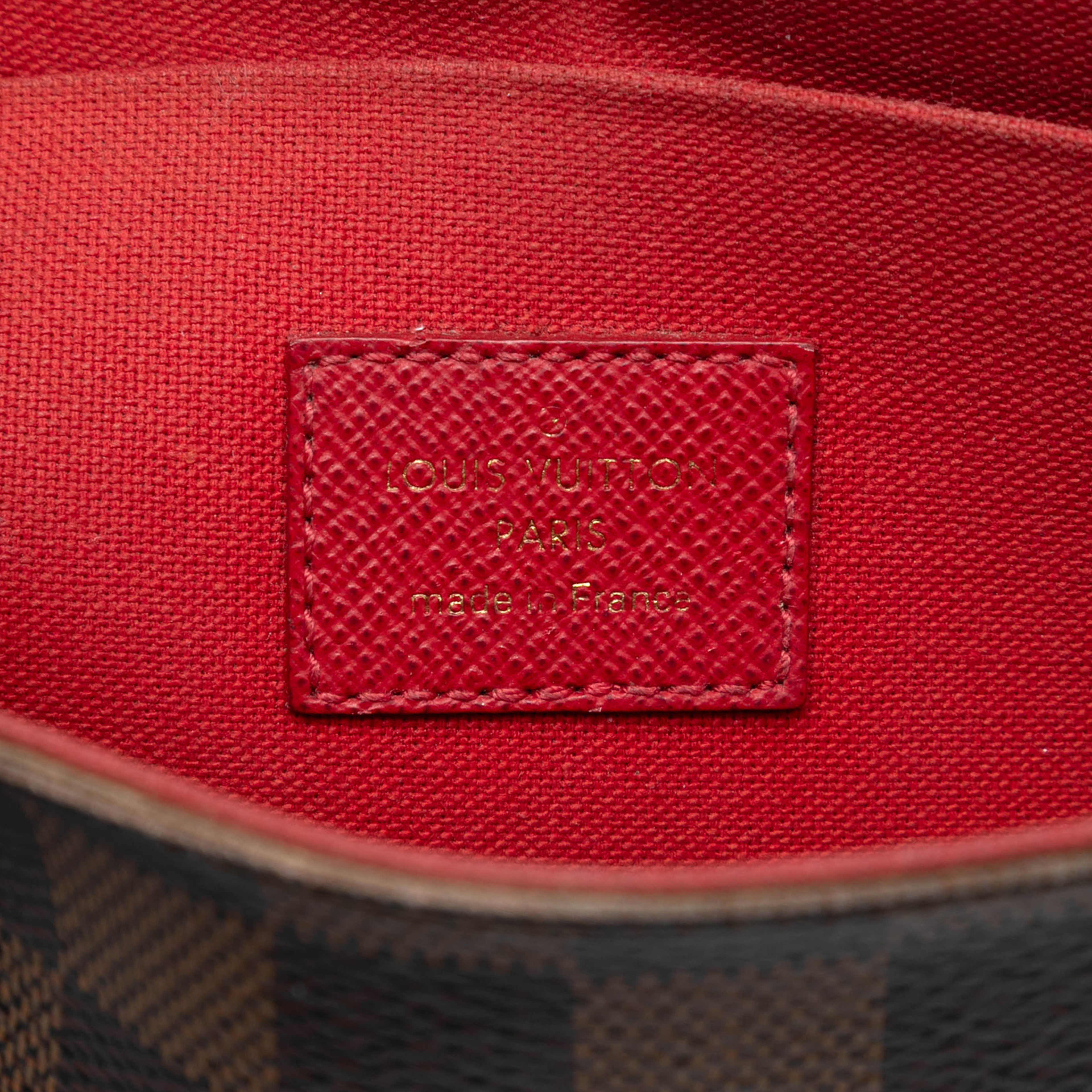 Louis Vuitton Damier Ebene Pochette Felicie, från Luxclusif, i färgen brown. Klicka för att öppna bilden i stort format