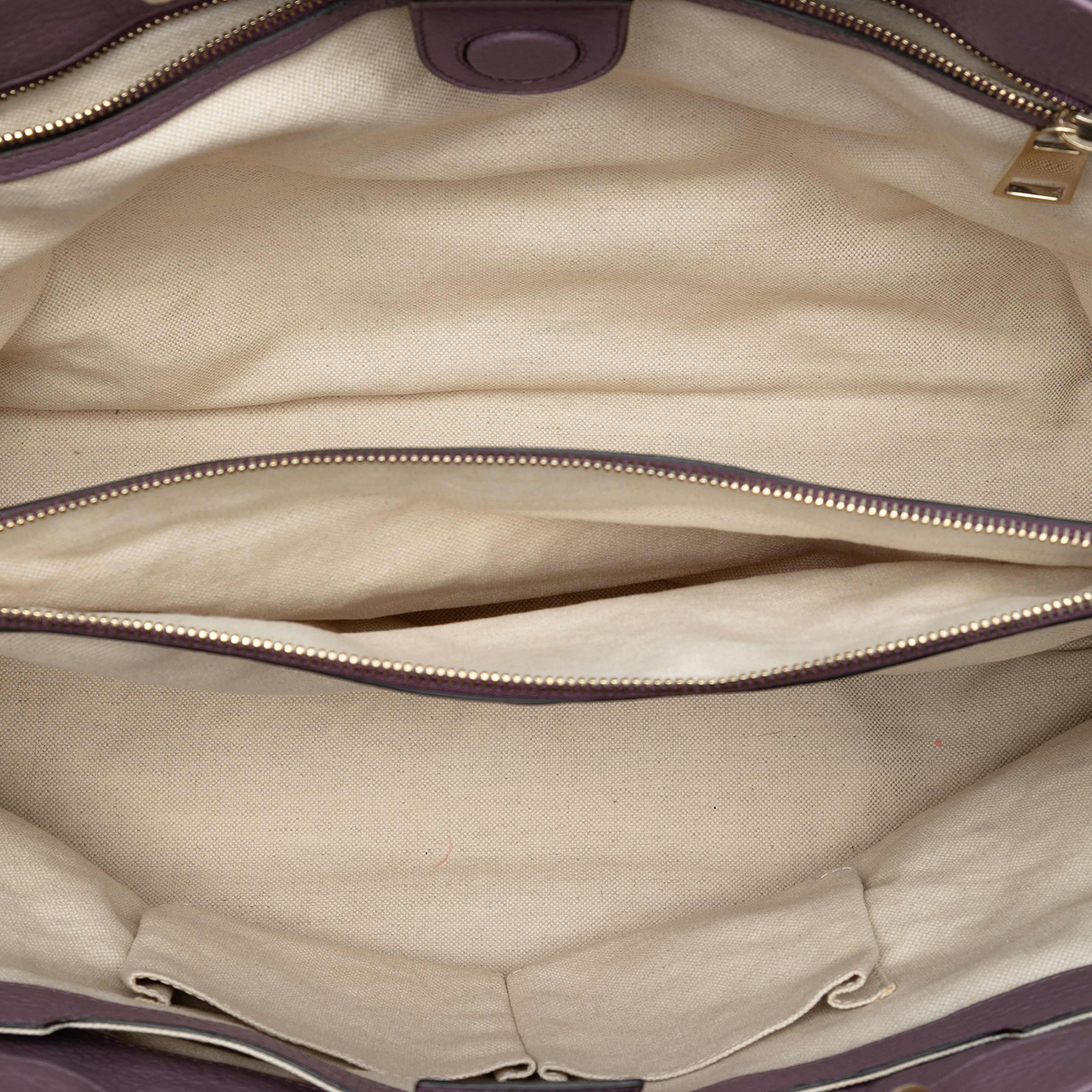 Gucci Large Calfskin Bamboo Shopper Satchel, från Luxclusif, i färgen purple. Klicka för att öppna bilden i stort format