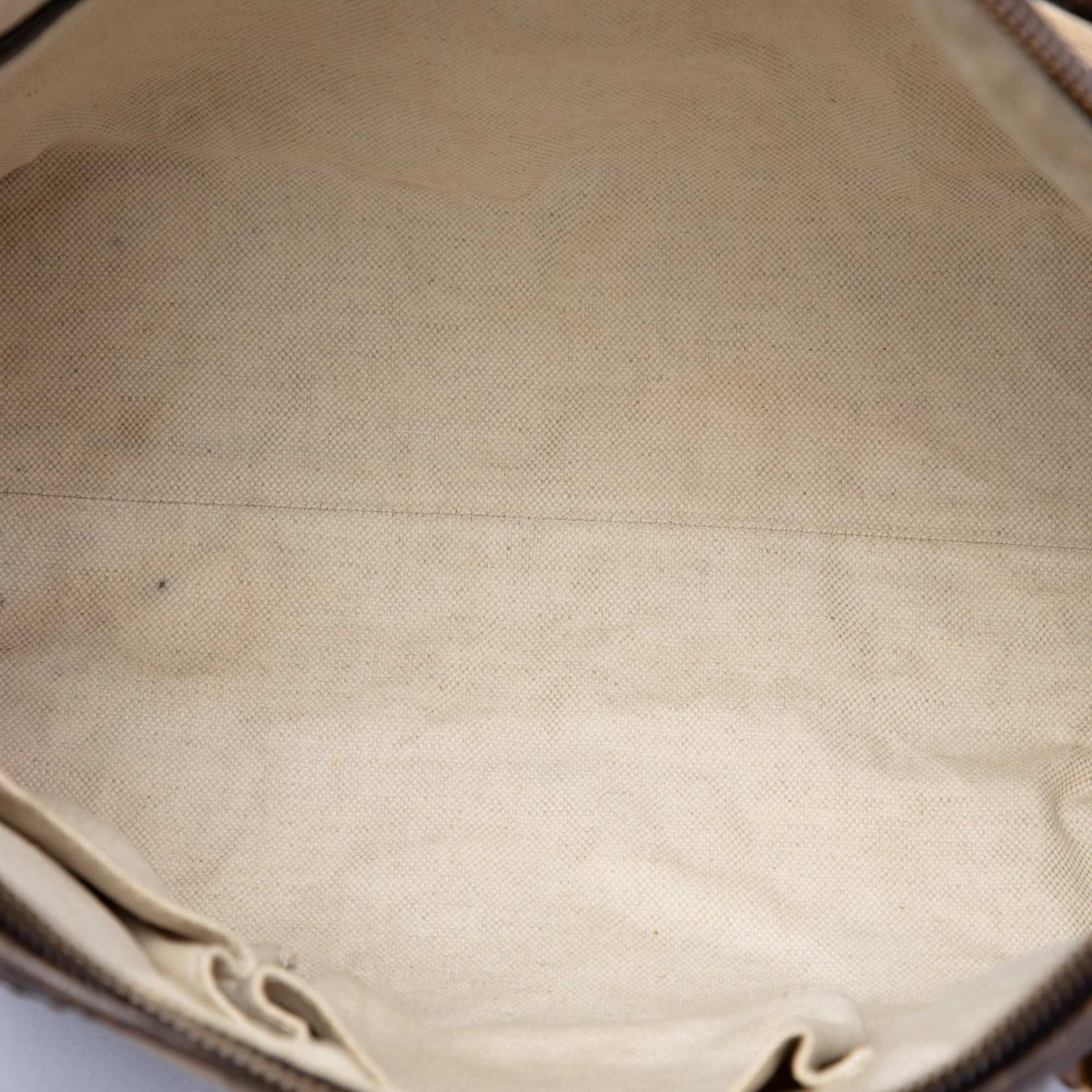 Gucci Gg Canvas Laidback Crafty Handbag, från Luxclusif, i färgen beige. Klicka för att öppna bilden i stort format