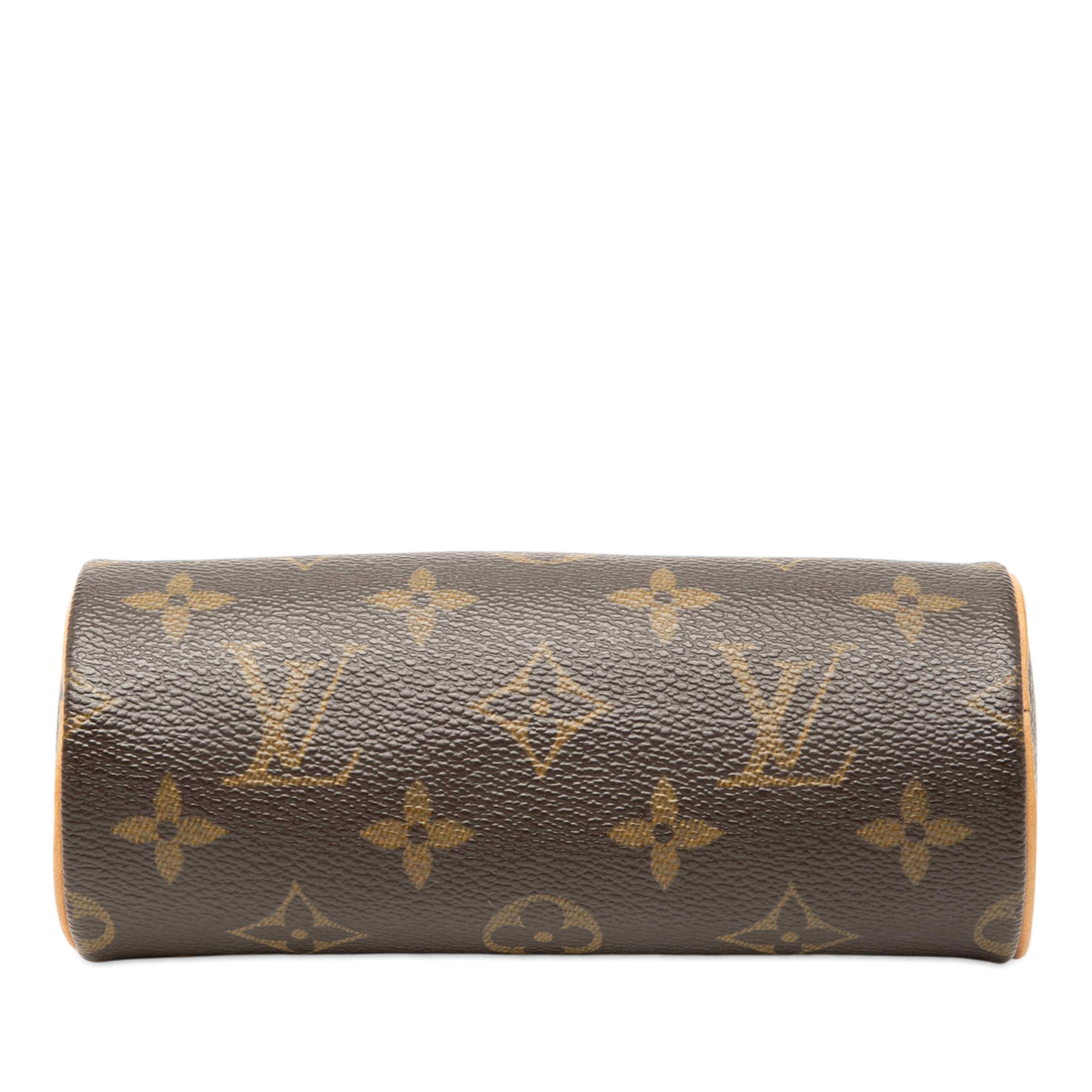 Louis Vuitton Monogram Papillon Pochette, från Luxclusif, i färgen brown. Klicka för att öppna bilden i stort format