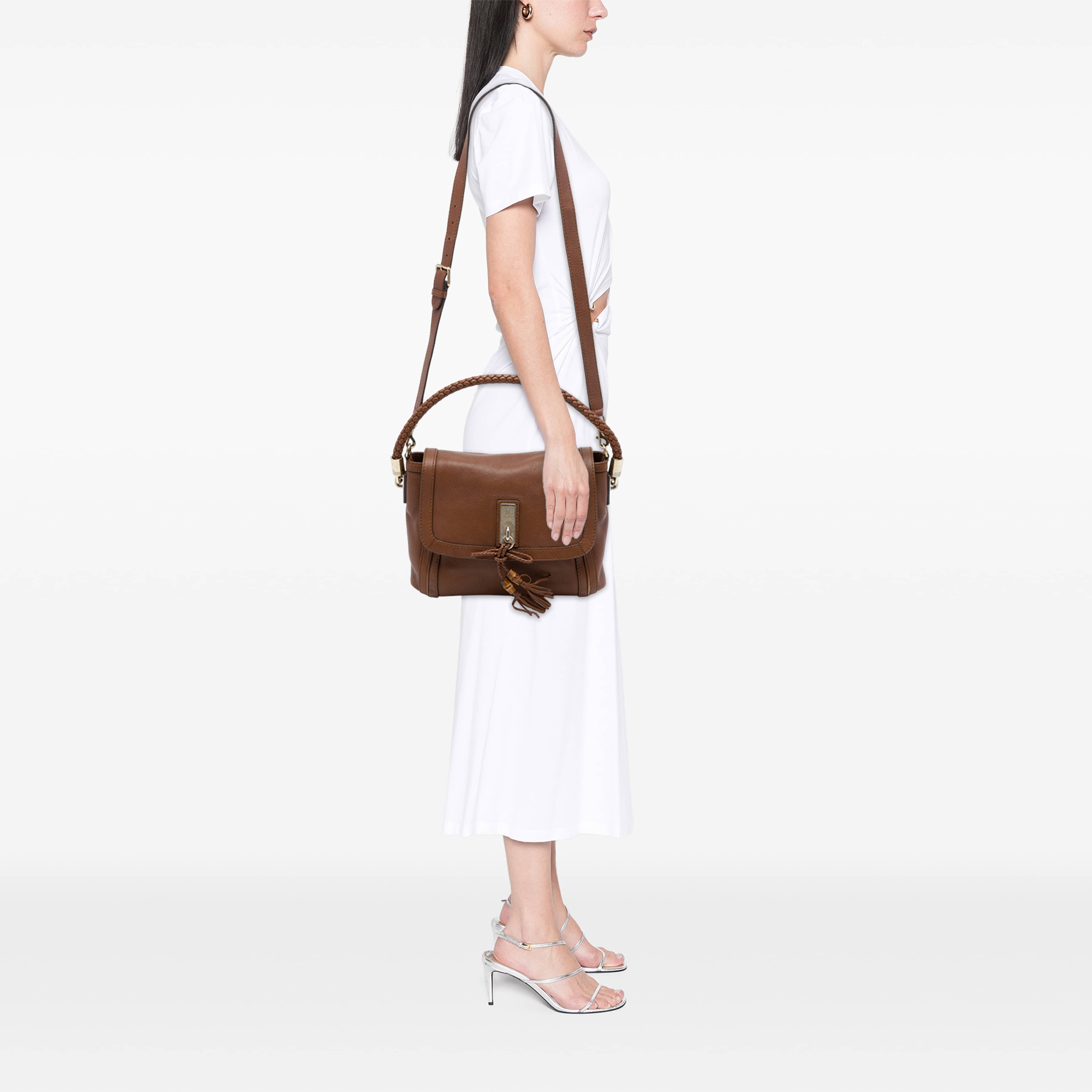 Gucci Calfskin Bella Flap Satchel, från Luxclusif, i färgen brun. Klicka för att öppna bilden i stort format