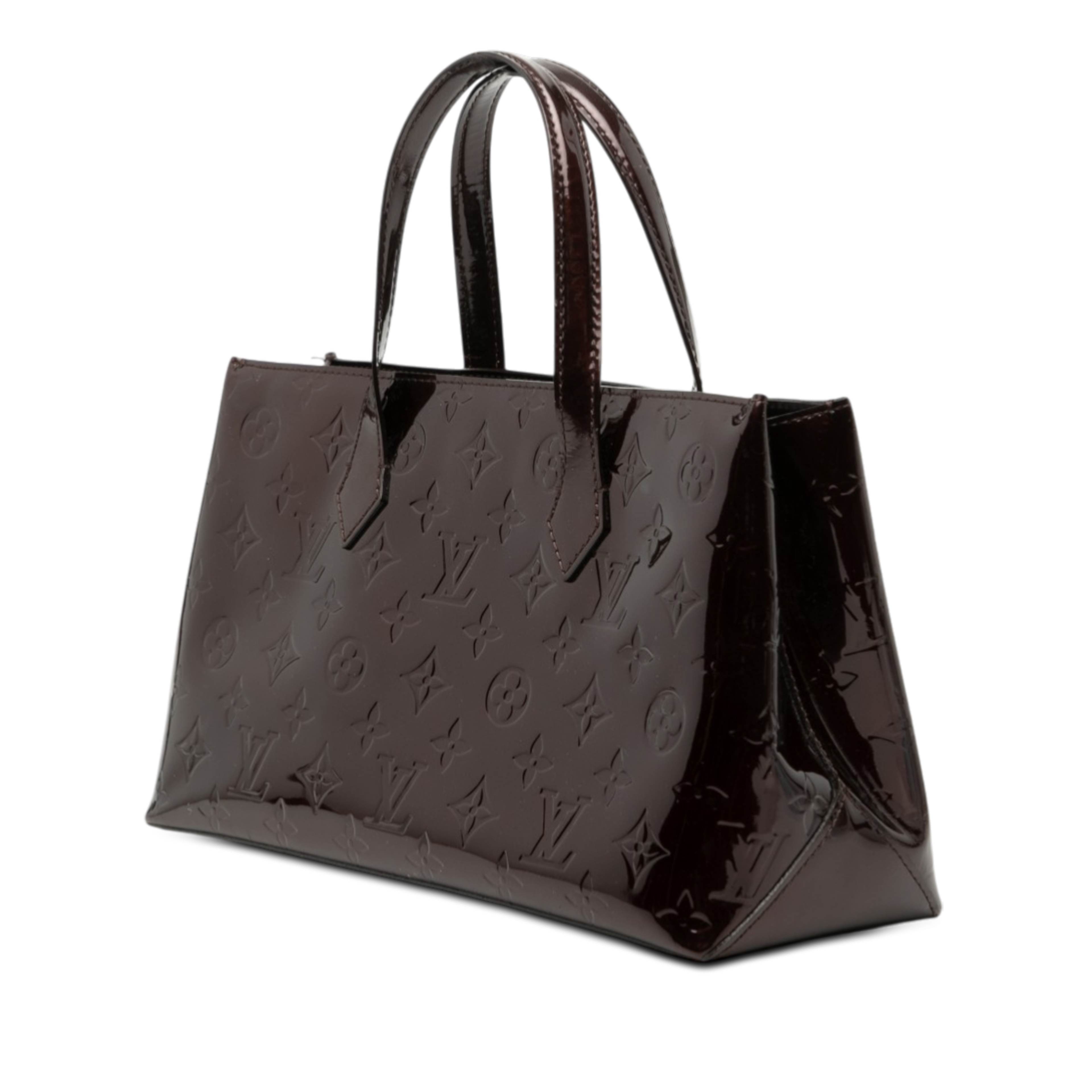 Louis Vuitton Monogram Vernis Wilshire Pm, från Luxclusif, i färgen purple. Klicka för att öppna bilden i stort format