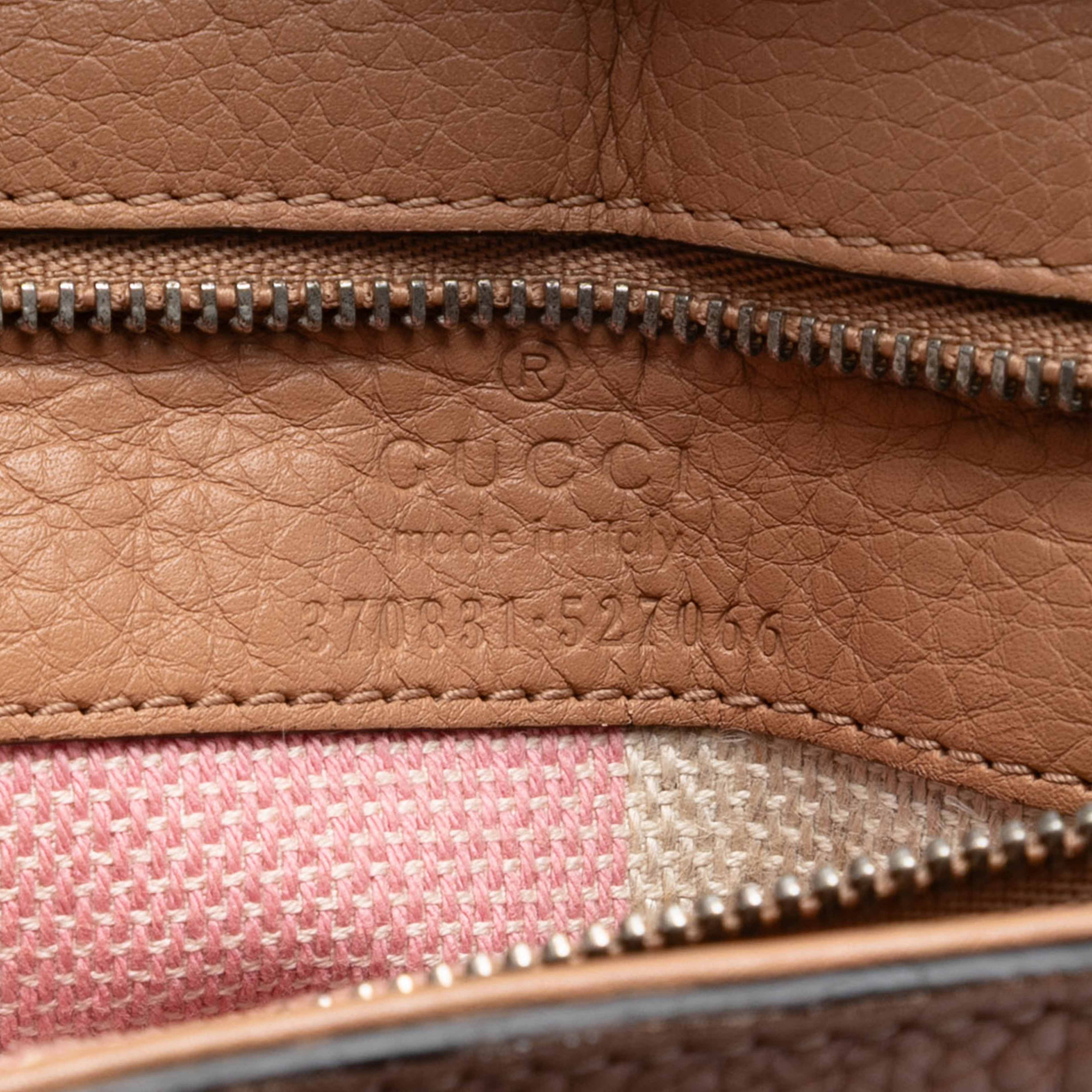 Gucci Small Calfskin Bamboo Daily Satchel, från Luxclusif, i färgen brun. Klicka för att öppna bilden i stort format