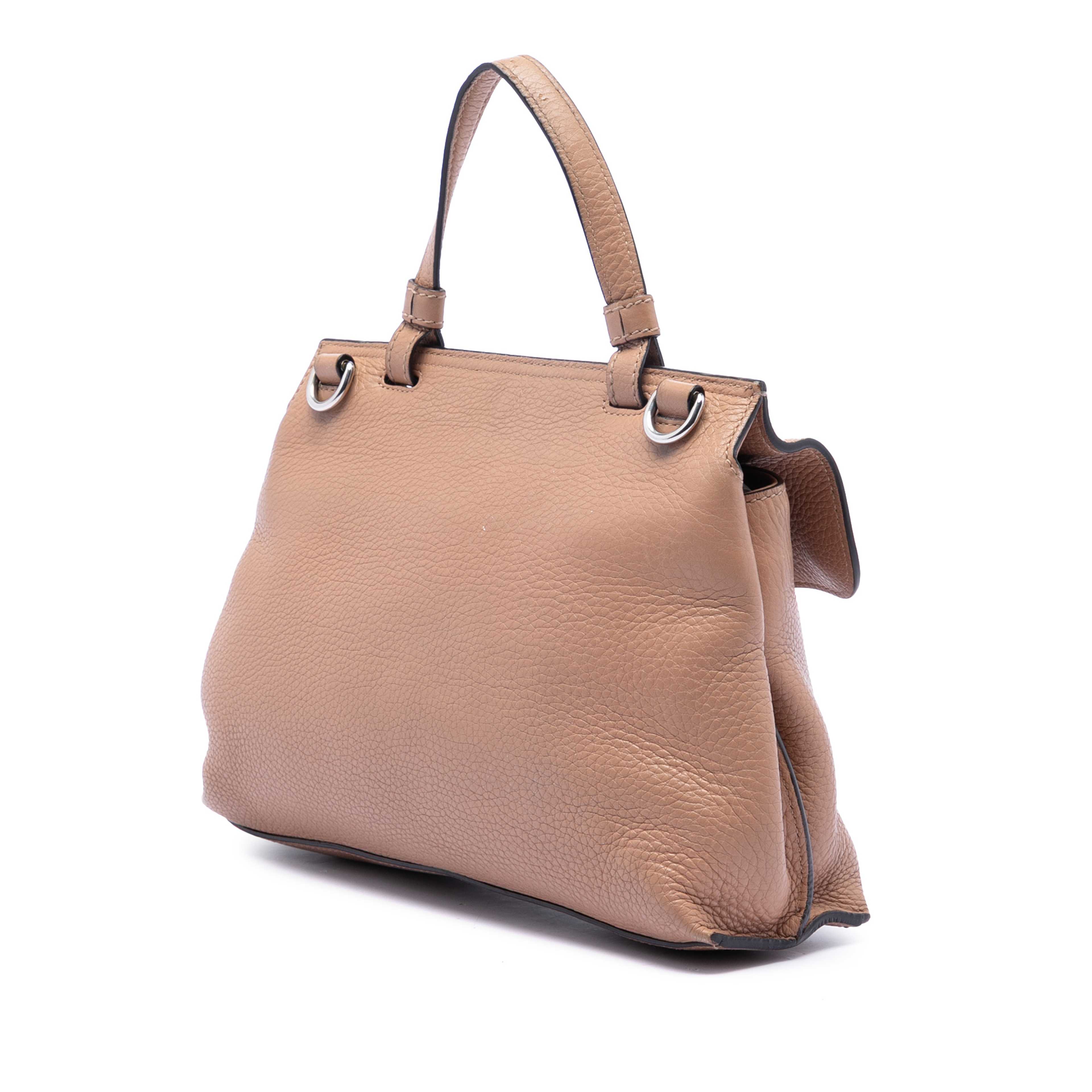 Gucci Small Calfskin Bamboo Daily Satchel, från Luxclusif, i färgen brun. Klicka för att öppna bilden i stort format