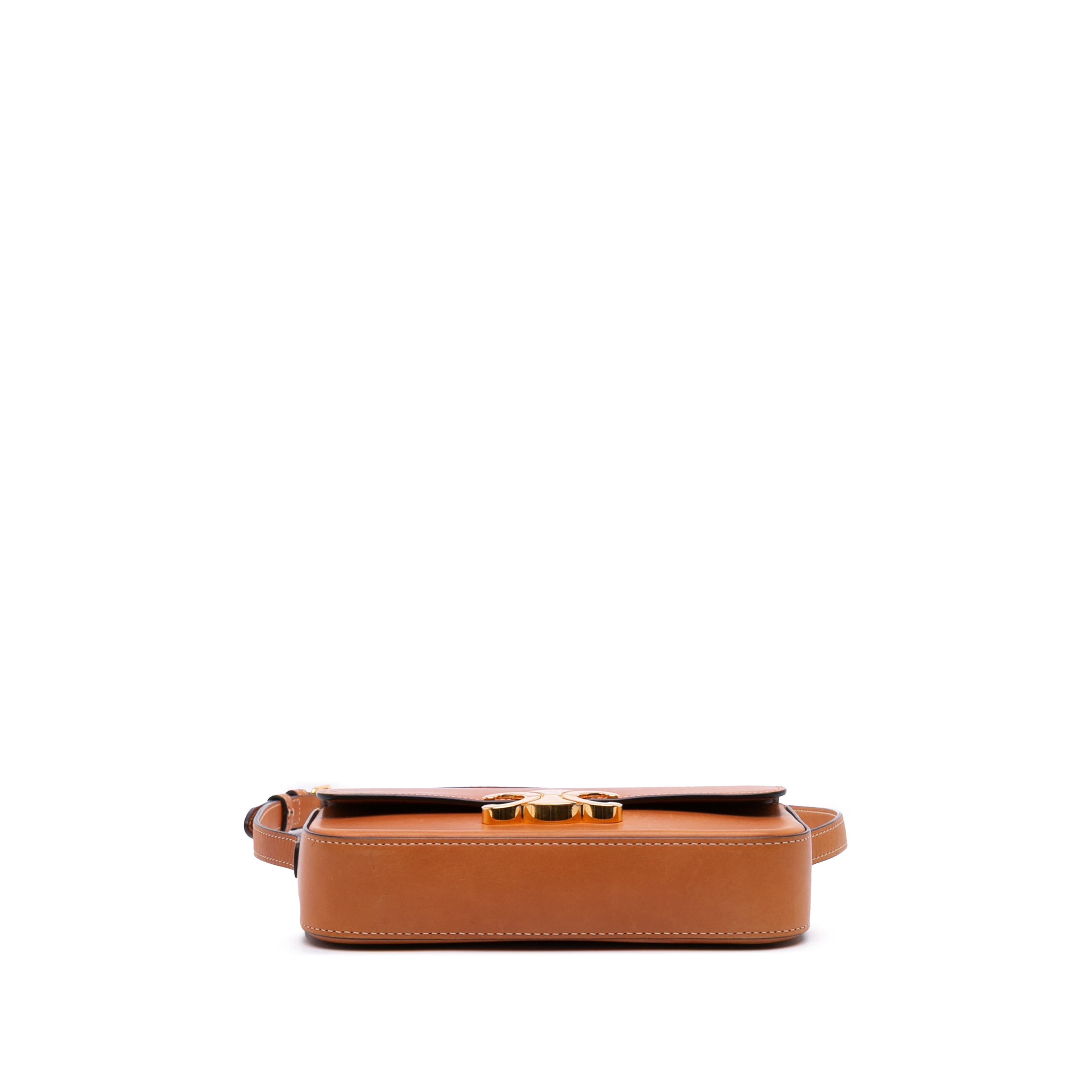 Celine Shiny Calfskin Claude Shoulder Bag, från Luxclusif, i färgen brown. Klicka för att öppna bilden i stort format