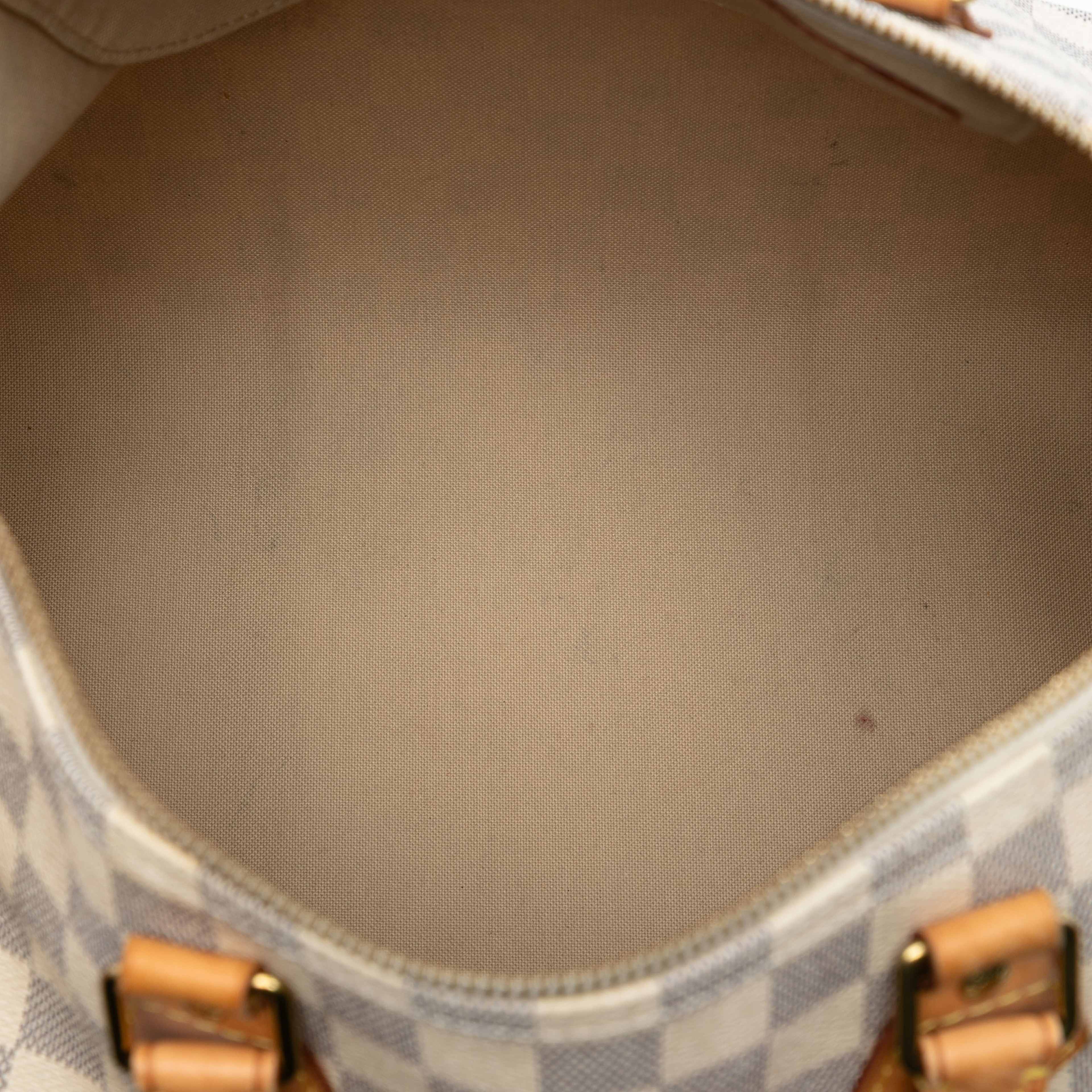 Louis Vuitton Damier Azur Speedy 35, från Luxclusif, i färgen white. Klicka för att öppna bilden i stort format