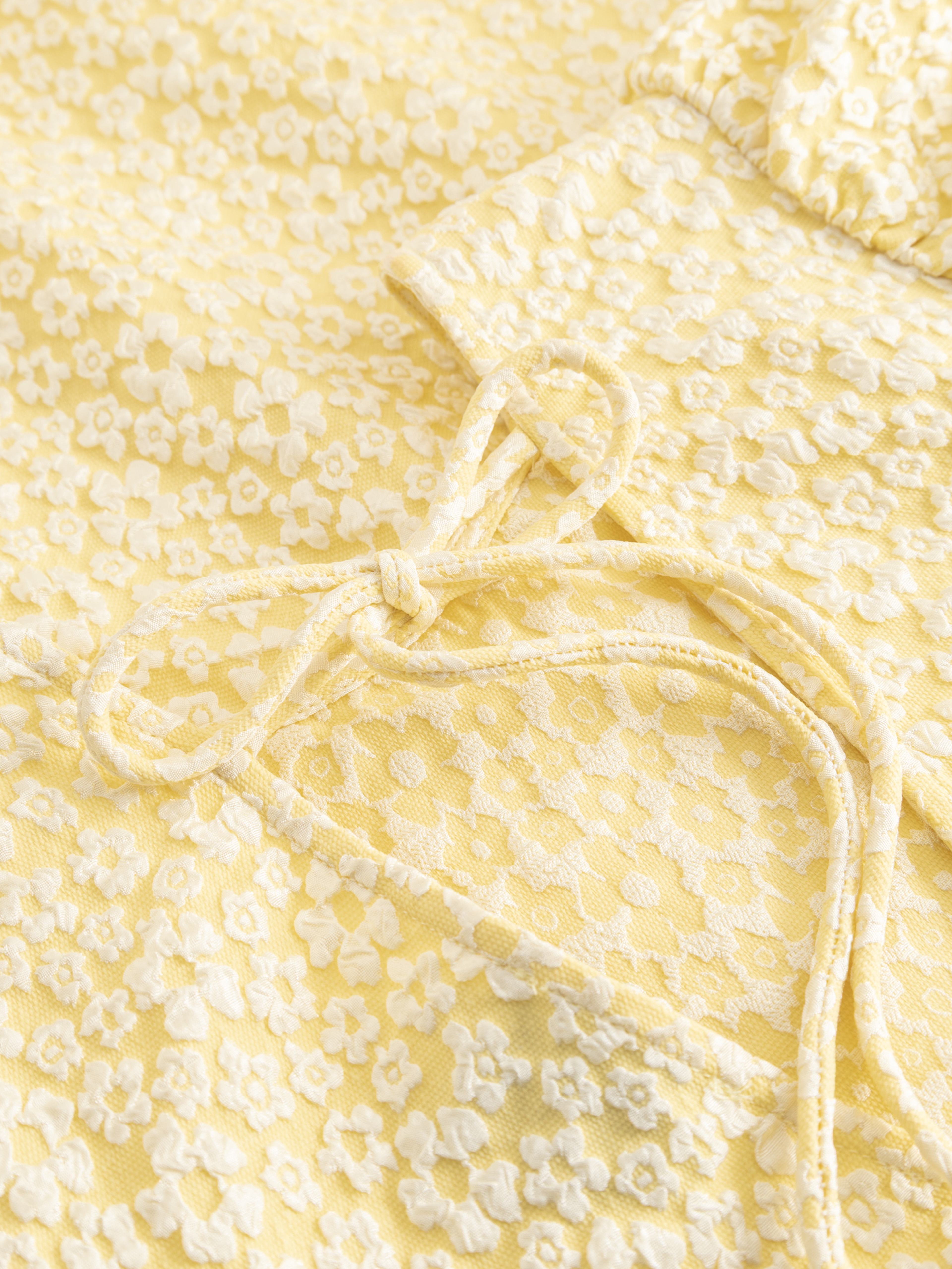 Reno Pastis Long Dress - Buttercup Yellow, från Noella, i färgen buttercup yellow. Klicka för att öppna bilden i stort format