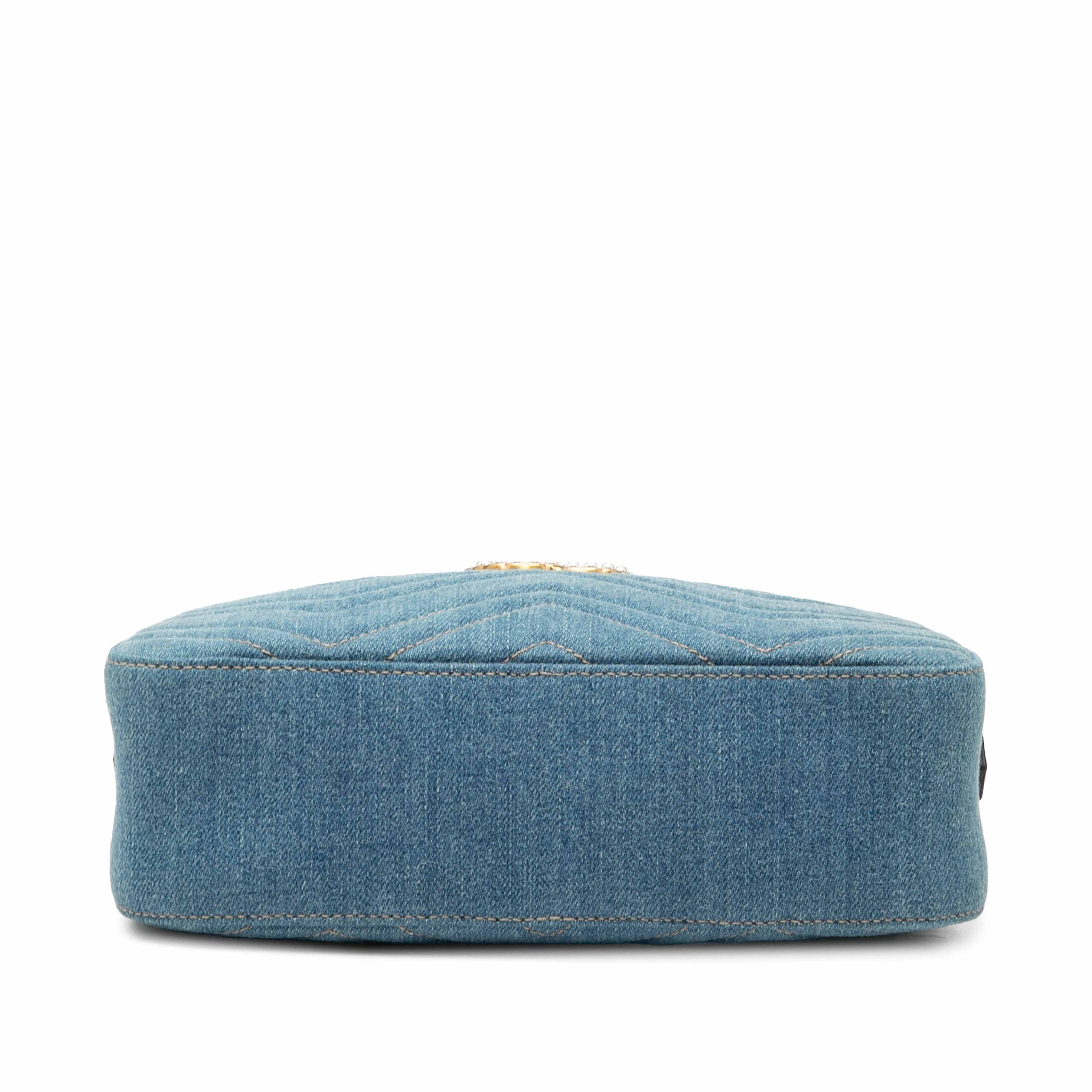 Gucci Small Gg Marmont Matelasse Denim Pearly Crossbody, från Luxclusif, i färgen denim. Klicka för att öppna bilden i stort format