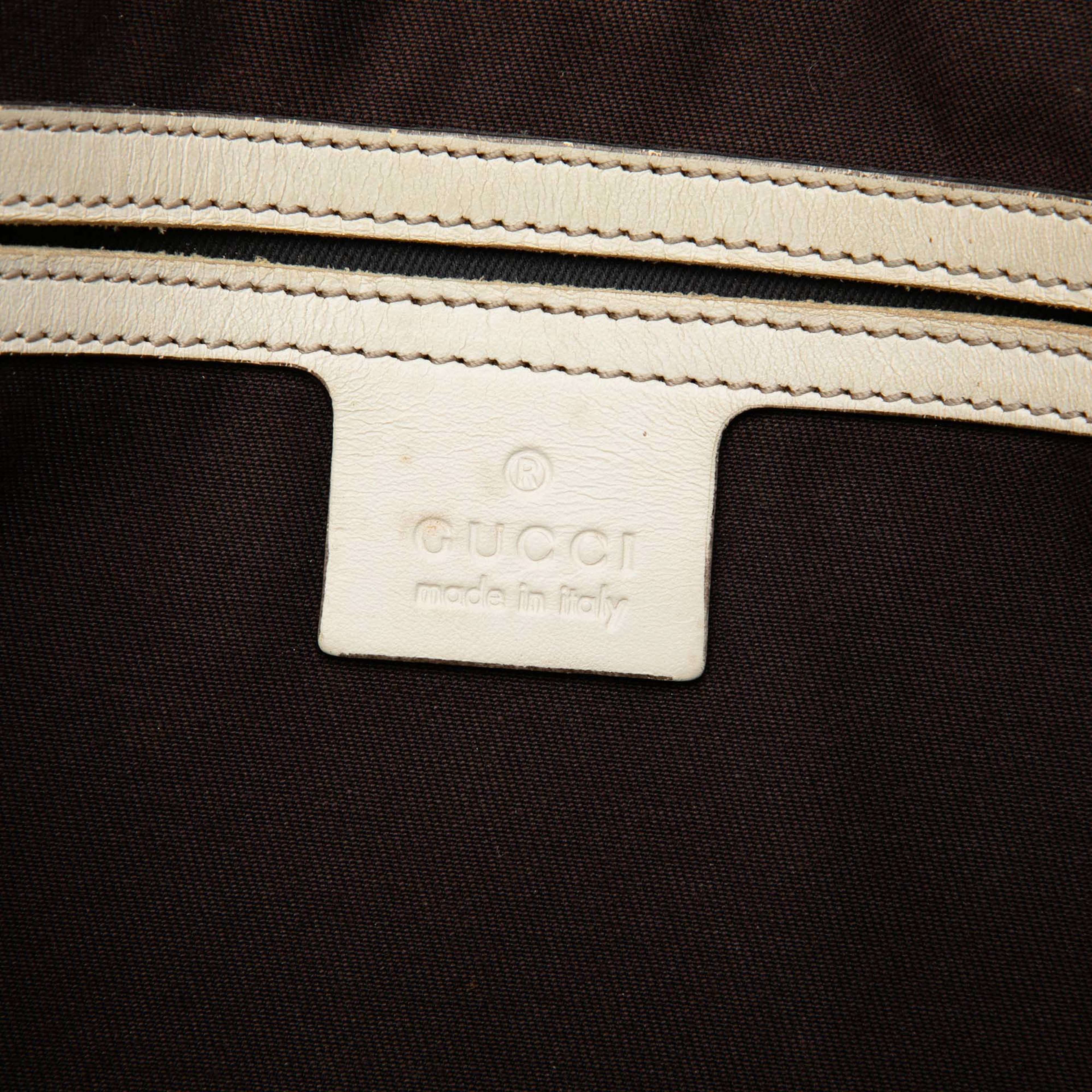 Gucci Gg Supreme Joy Vertical Tote, från Luxclusif, i färgen beige. Klicka för att öppna bilden i stort format