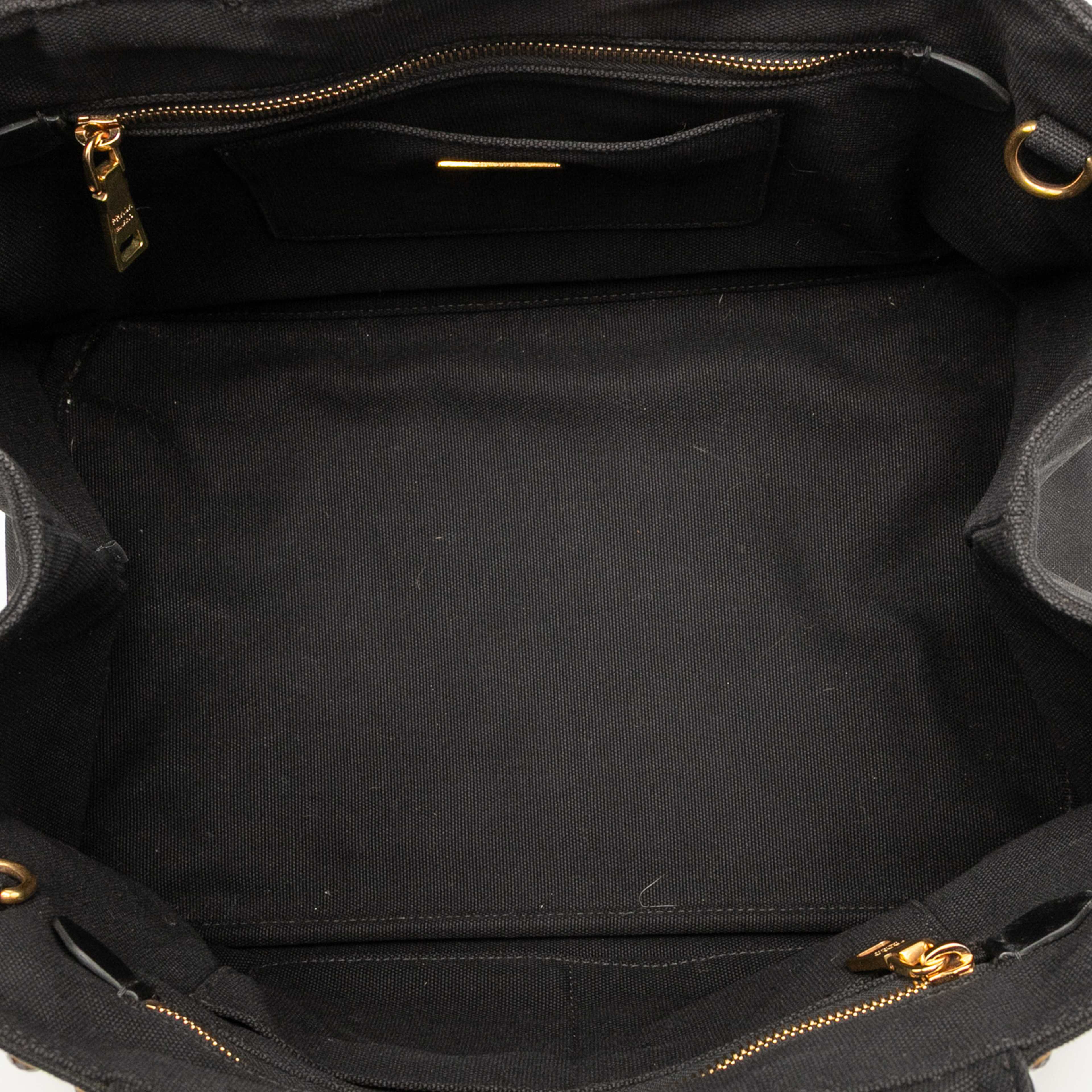 Prada Canvas Canapa Bijoux Satchel, från Luxclusif, i färgen black. Klicka för att öppna bilden i stort format