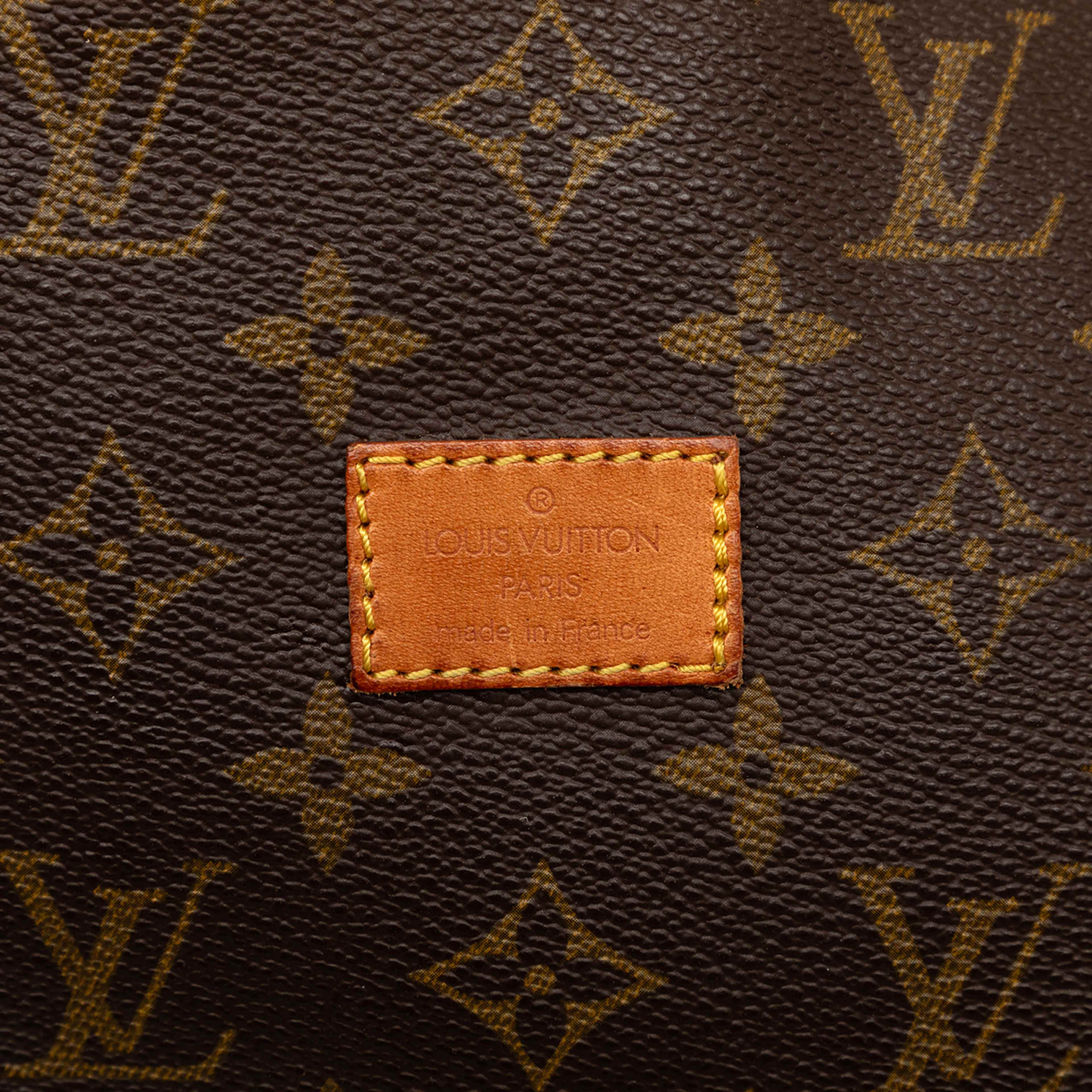 Louis Vuitton Monogram Saumur 25, från Luxclusif, i färgen brun. Klicka för att öppna bilden i stort format