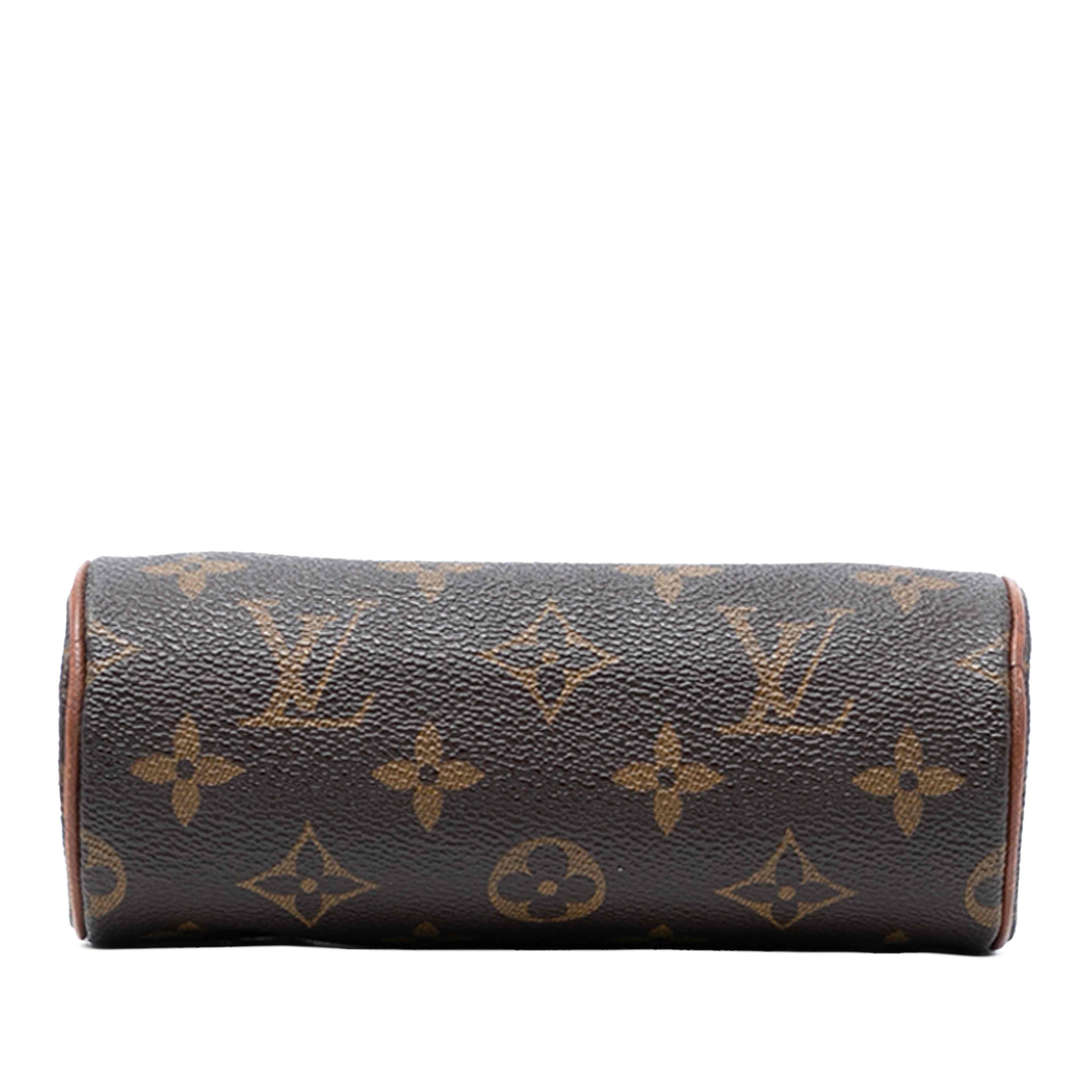 Louis Vuitton Monogram Papillon Pochette, från Luxclusif, i färgen brown. Klicka för att öppna bilden i stort format