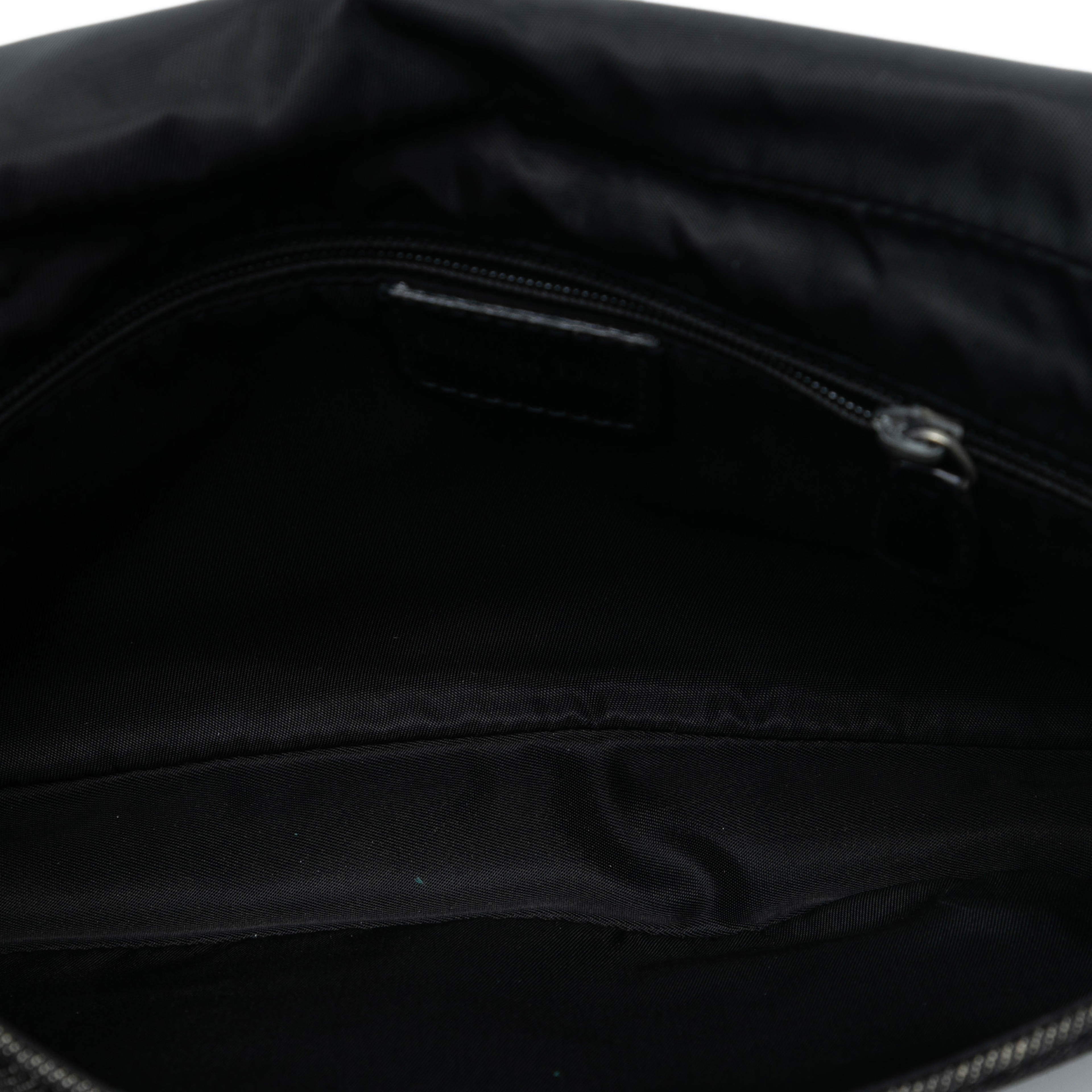 Dior Denim Malice Flap Shoulder Bag, från Luxclusif, i färgen dark gray. Klicka för att öppna bilden i stort format