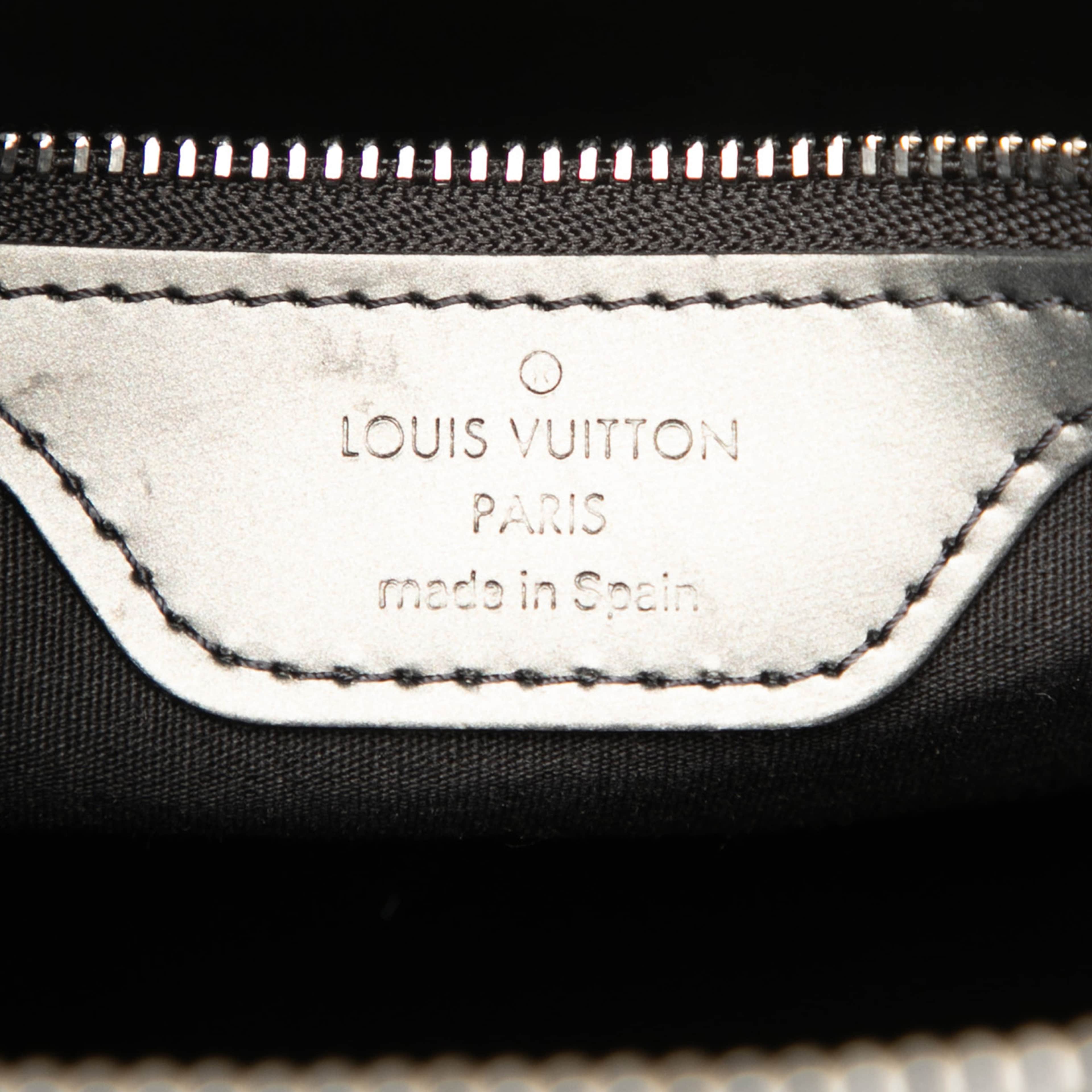 Louis Vuitton Monogram Mat Stockton, från Luxclusif, i färgen dark gray. Klicka för att öppna bilden i stort format