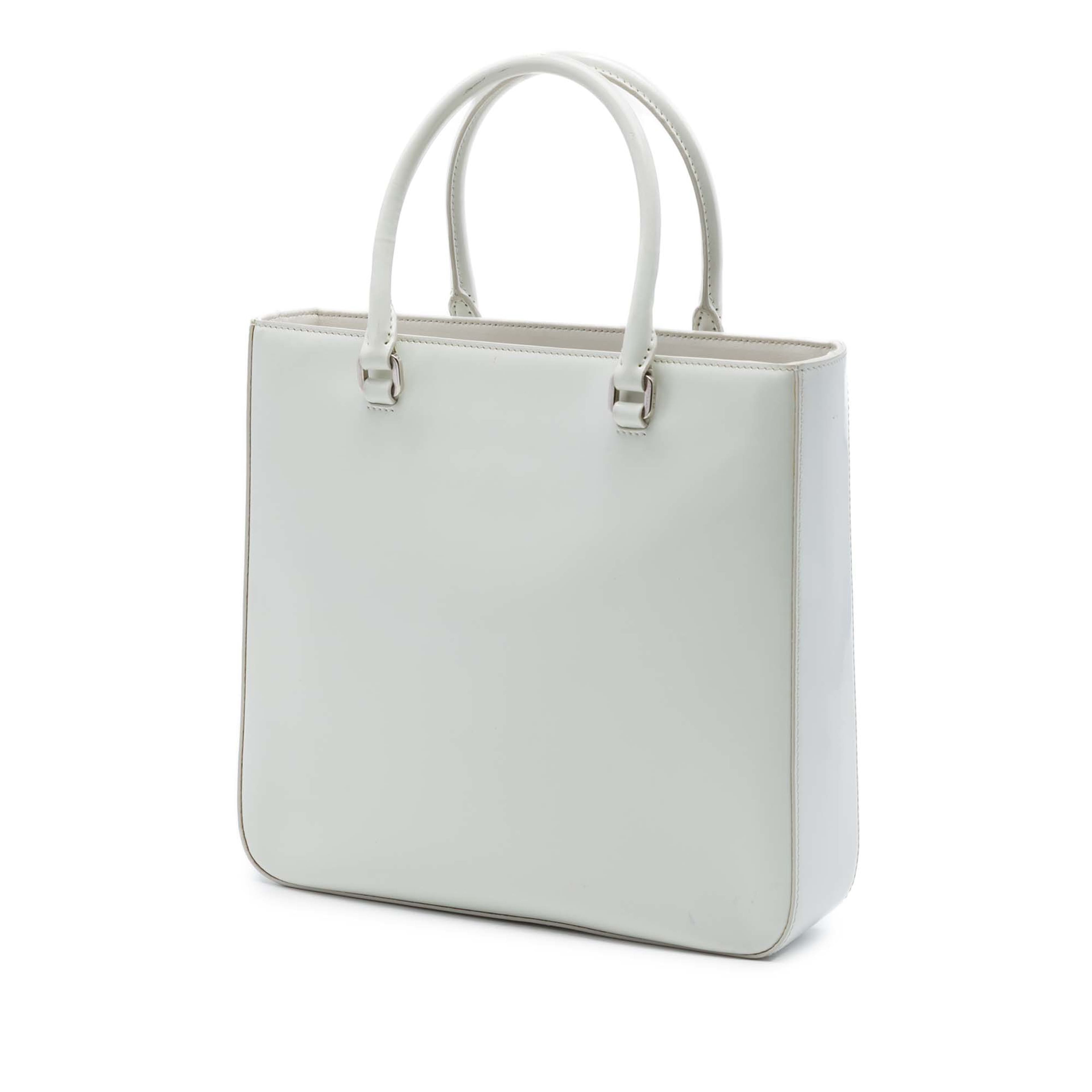 Prada Medium Spazzolato Leather Satchel, från Luxclusif, i färgen vit. Klicka för att öppna bilden i stort format