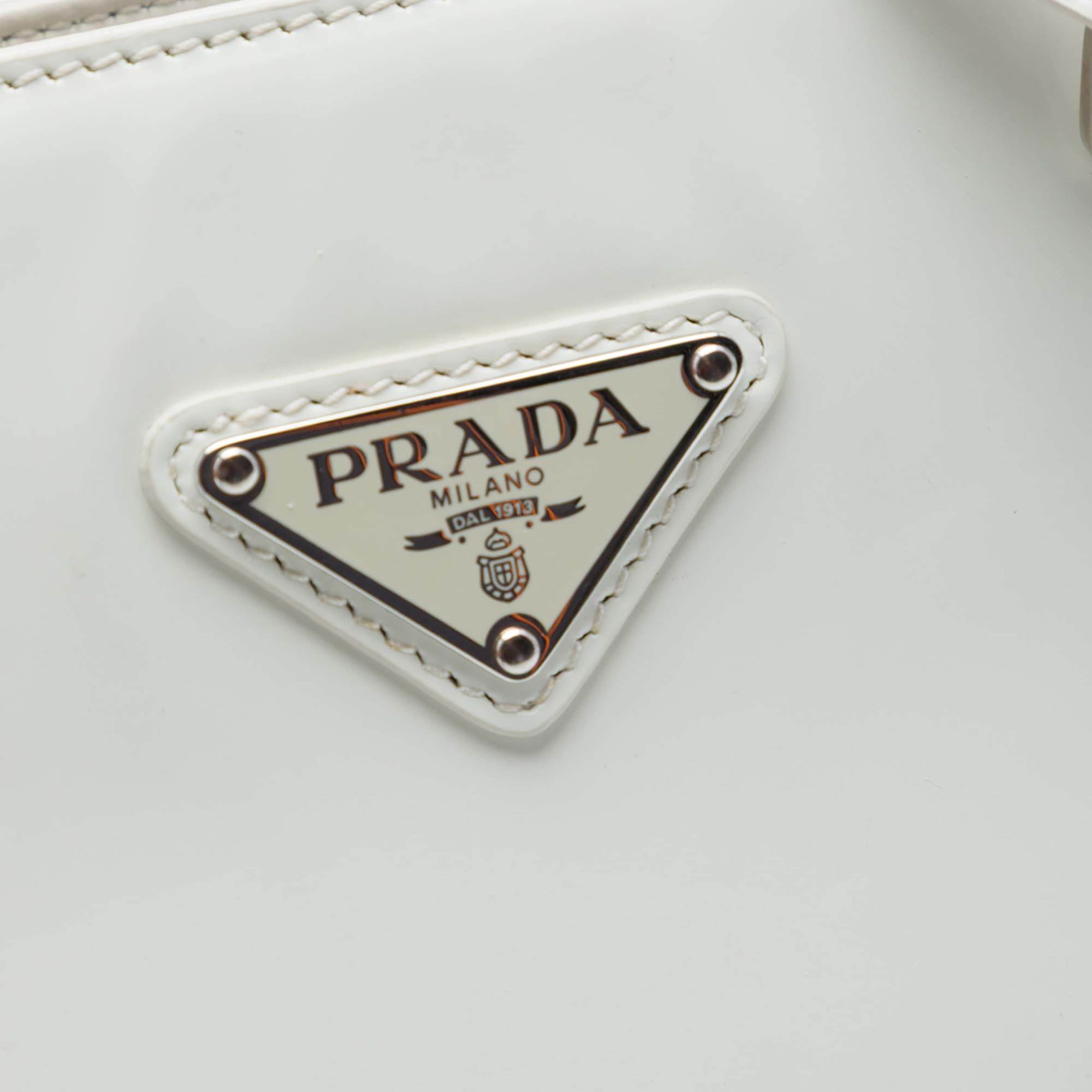 Prada Medium Spazzolato Leather Satchel, från Luxclusif, i färgen vit. Klicka för att öppna bilden i stort format