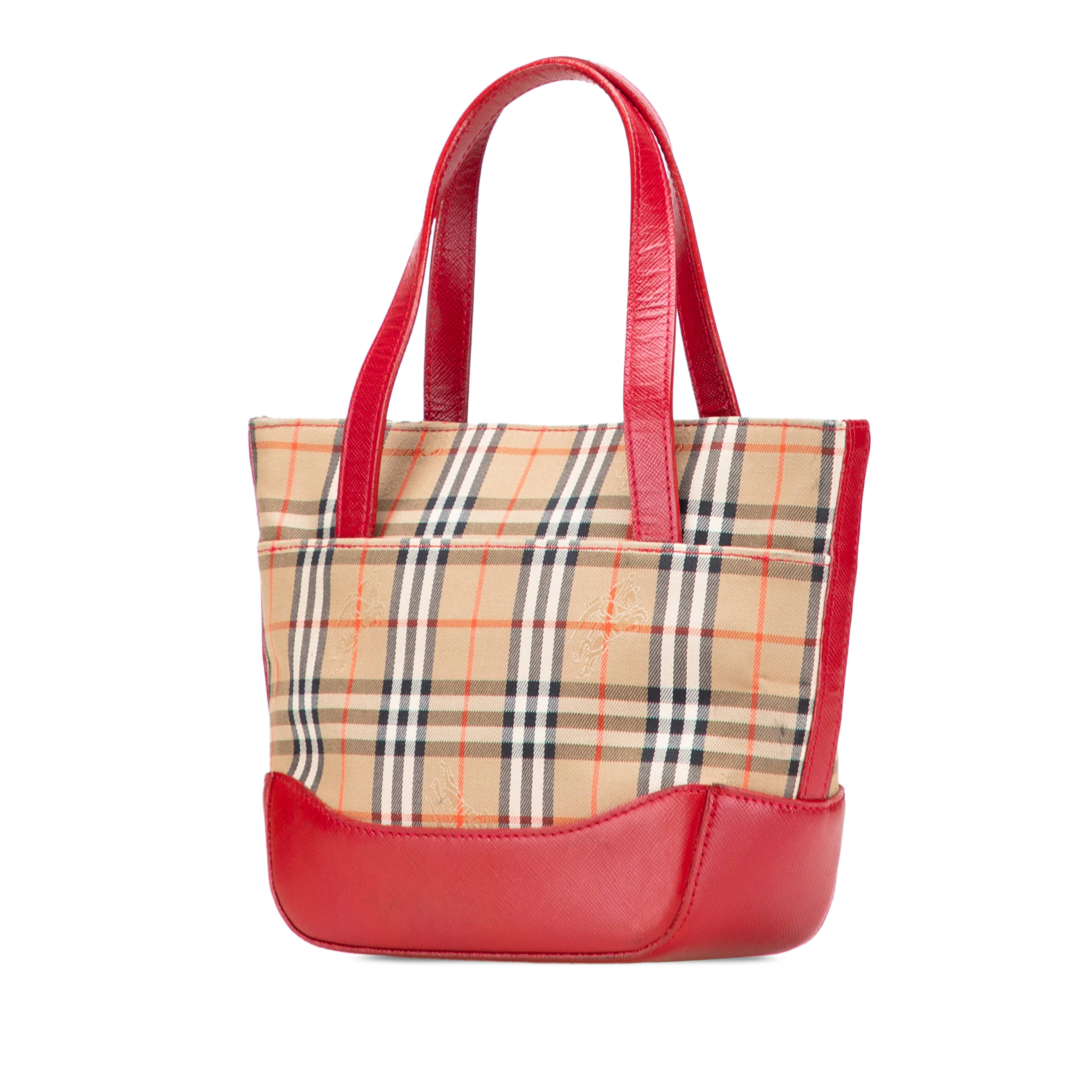 Burberry Haymarket Check Canvas Handbag, från Luxclusif, i färgen beige. Klicka för att öppna bilden i stort format