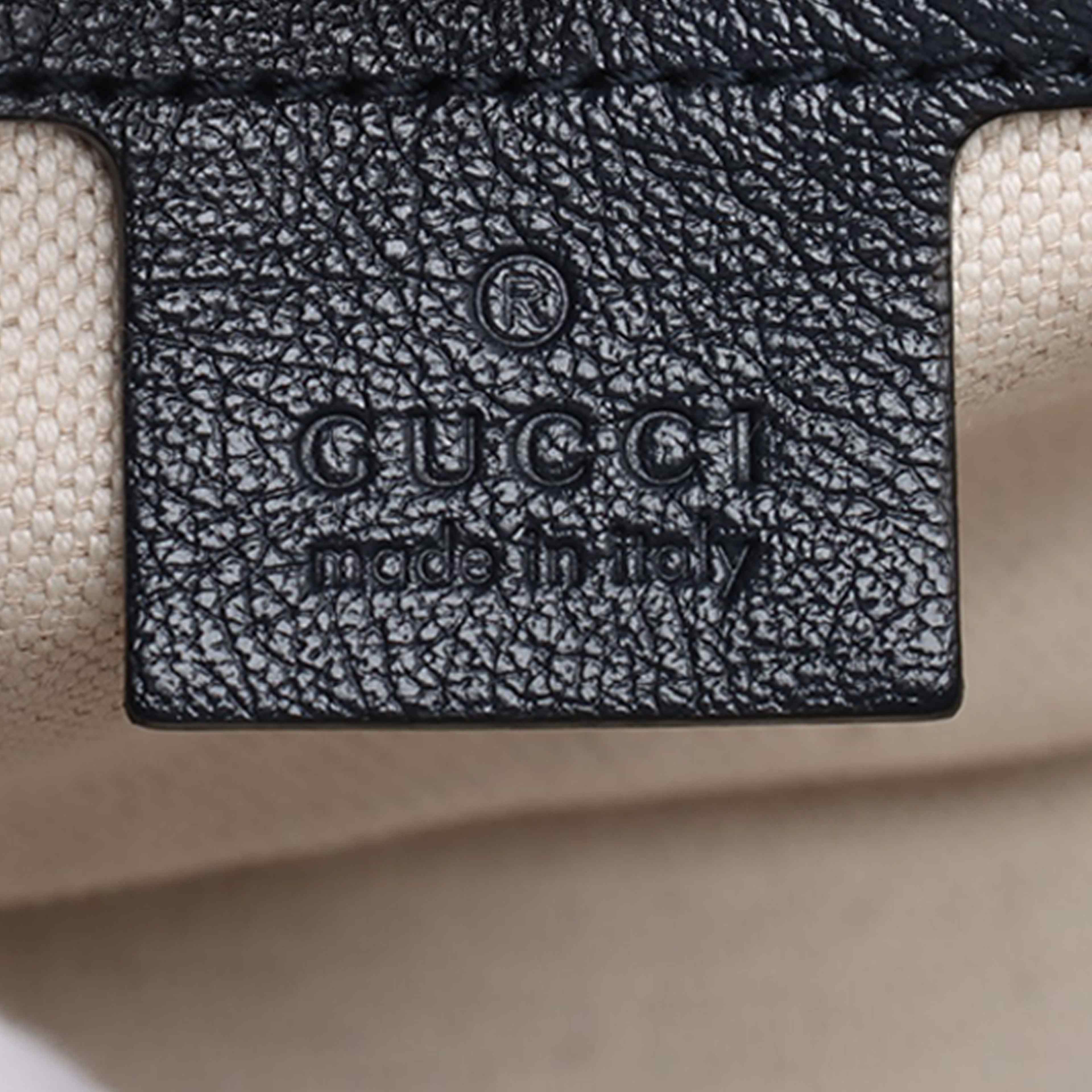 Gucci Medium Gg Marmont Matelasse Diagonal Gg Canvas Shoulder Bag, från Luxclusif, i färgen green. Klicka för att öppna bilden i stort format