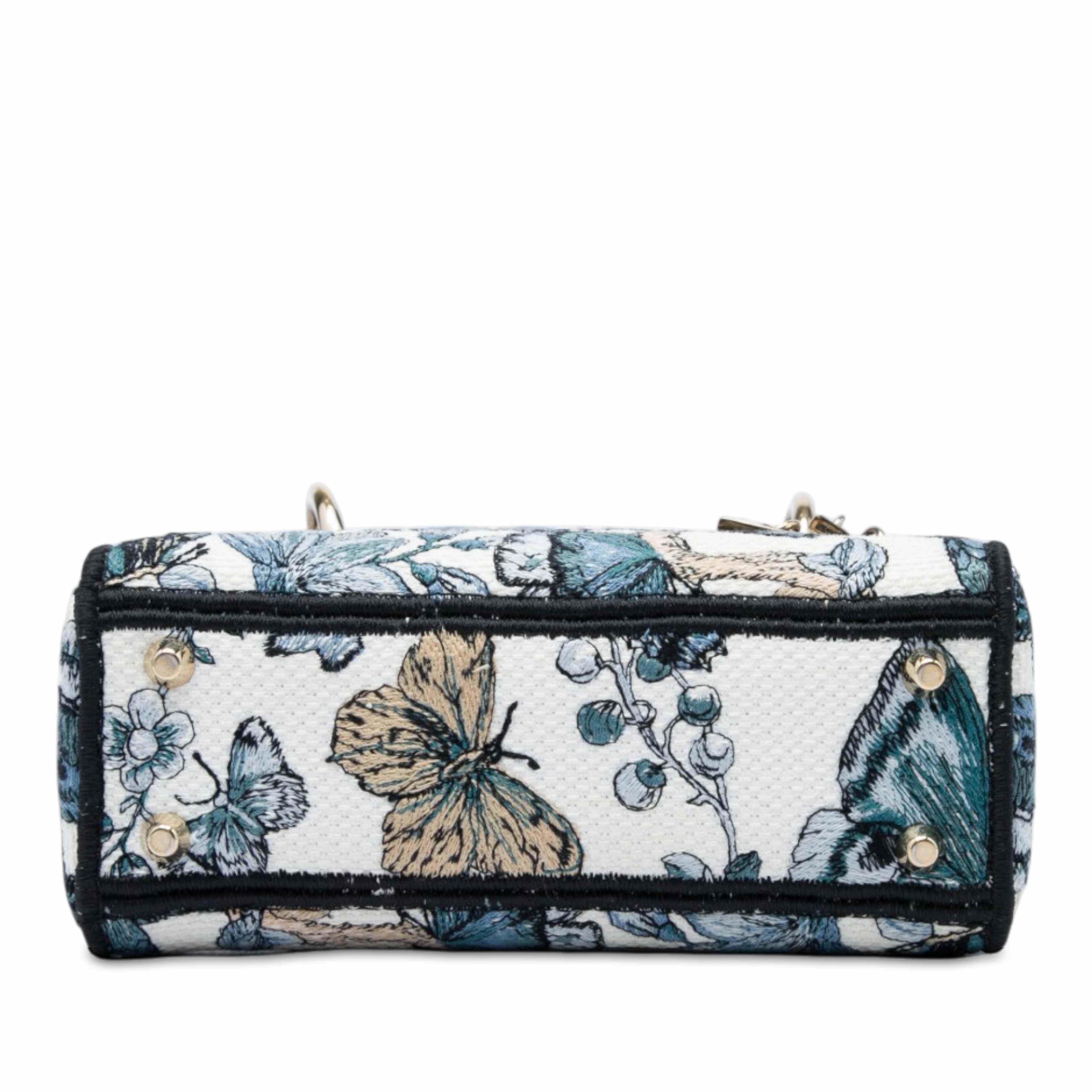Dior Mini Embroidered Canvas Toile De Jouy Mexico Lady D Lite, från Luxclusif, i färgen vit. Klicka för att öppna bilden i stort format