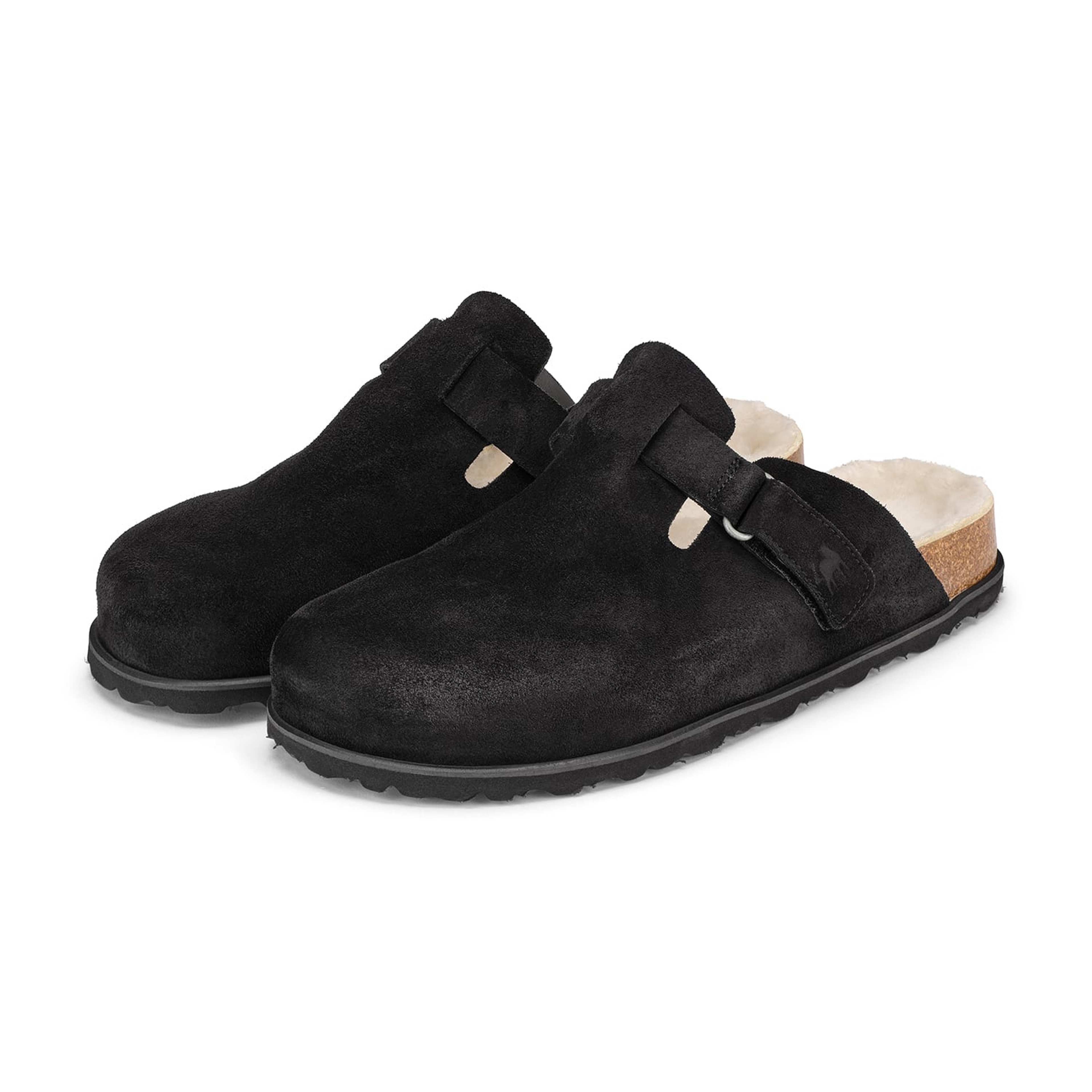 Hilma Tofflor, från Shepherd, i färgen black suede. Klicka för att öppna bilden i stort format