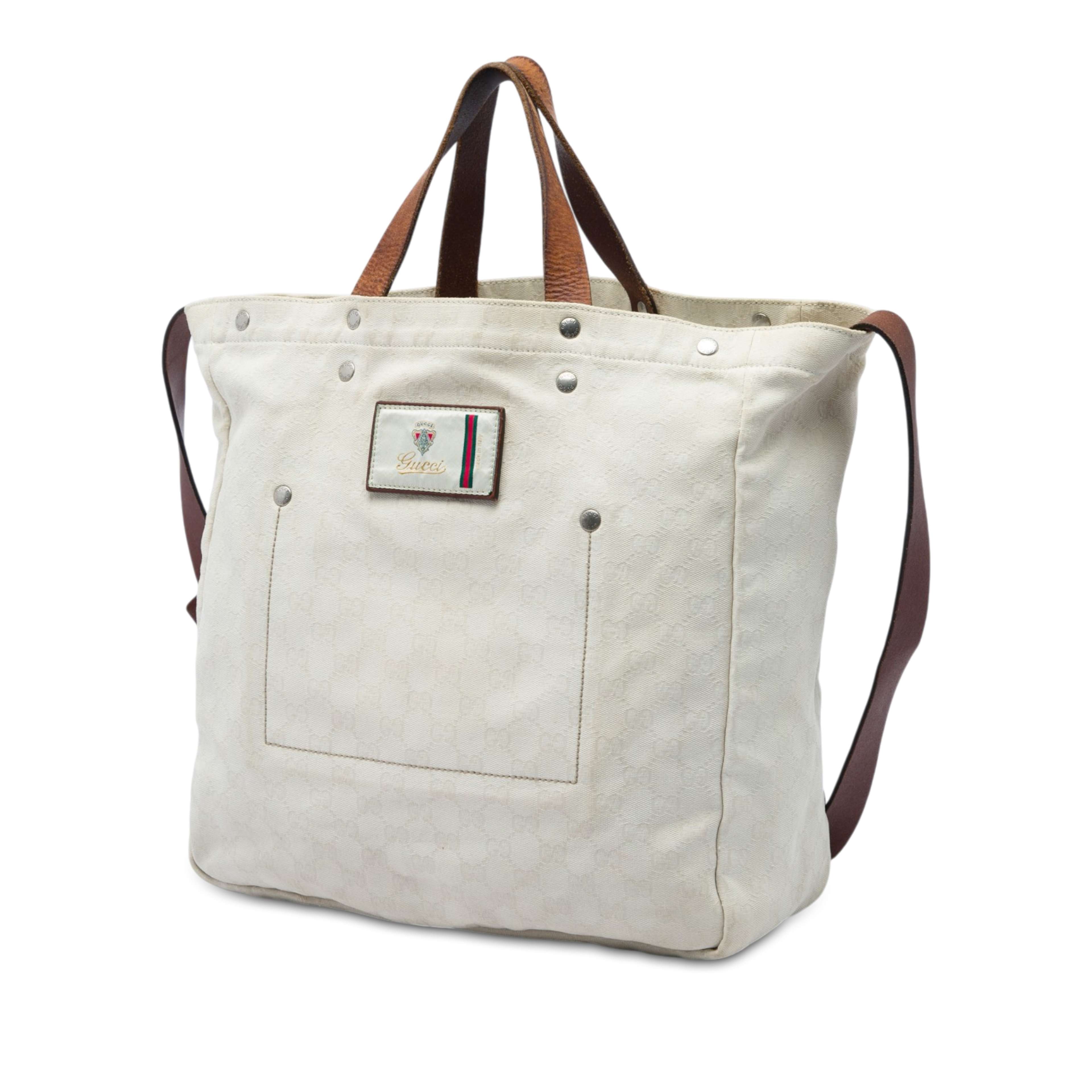 Gucci Gg Canvas Satchel, från Luxclusif, i färgen vit. Klicka för att öppna bilden i stort format