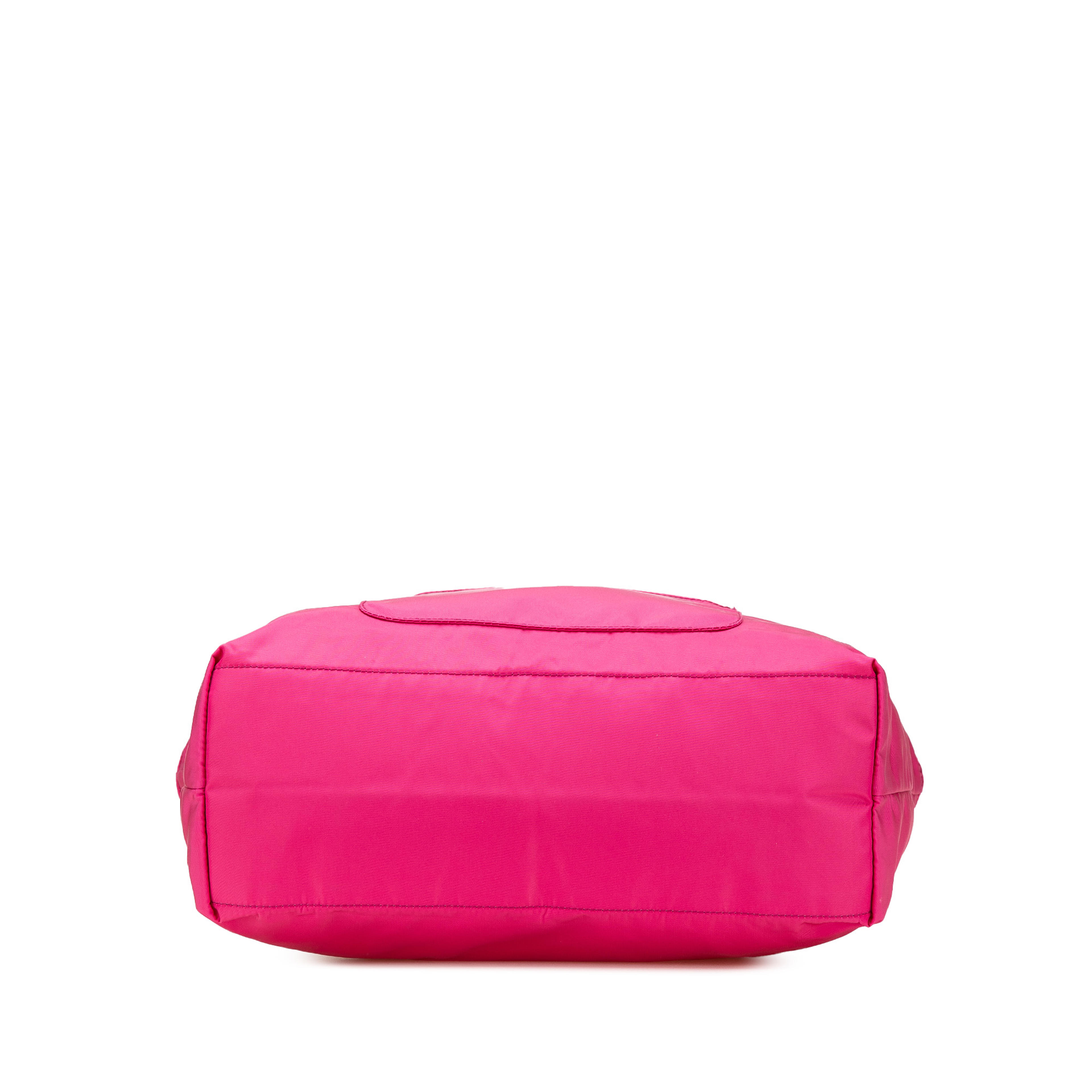 Prada Tessuto Zip Tote, från Luxclusif, i färgen hot pink. Klicka för att öppna bilden i stort format