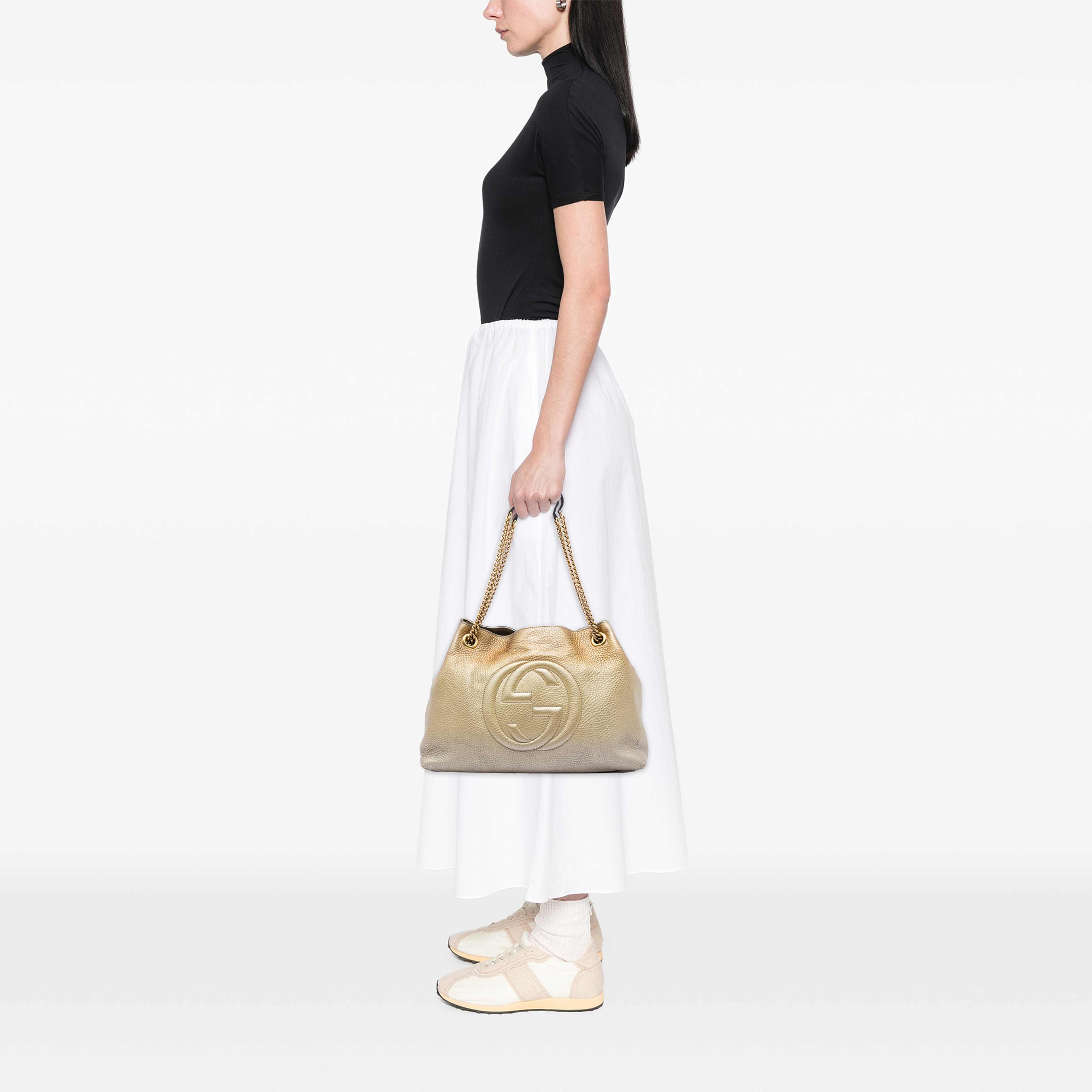 Gucci Medium Ombre Calfskin Soho Chain Tote, från Luxclusif, i färgen guld. Klicka för att öppna bilden i stort format