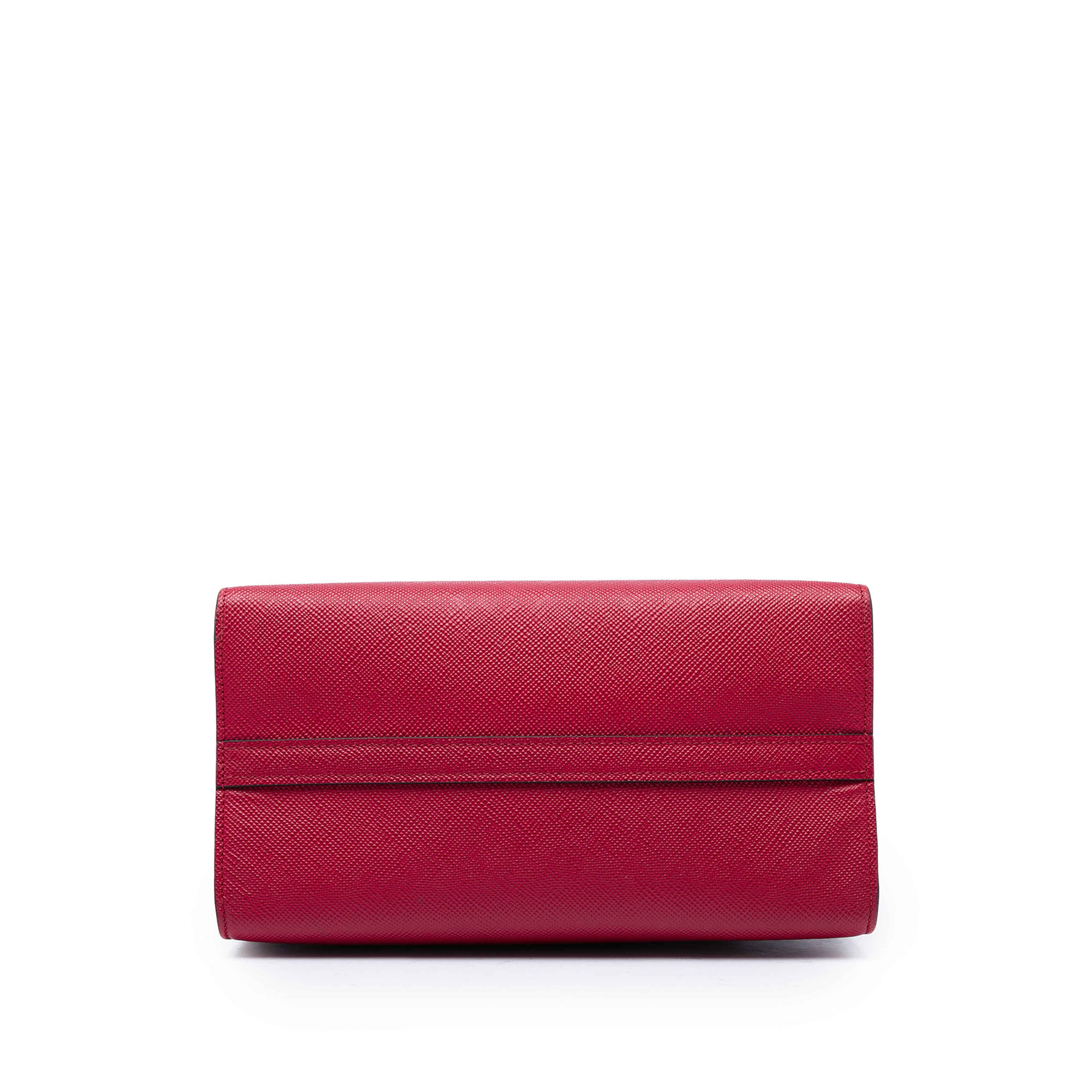 Prada Small Saffiano Cuir Monochrome Top Handle Tote, från Luxclusif, i färgen röd. Klicka för att öppna bilden i stort format