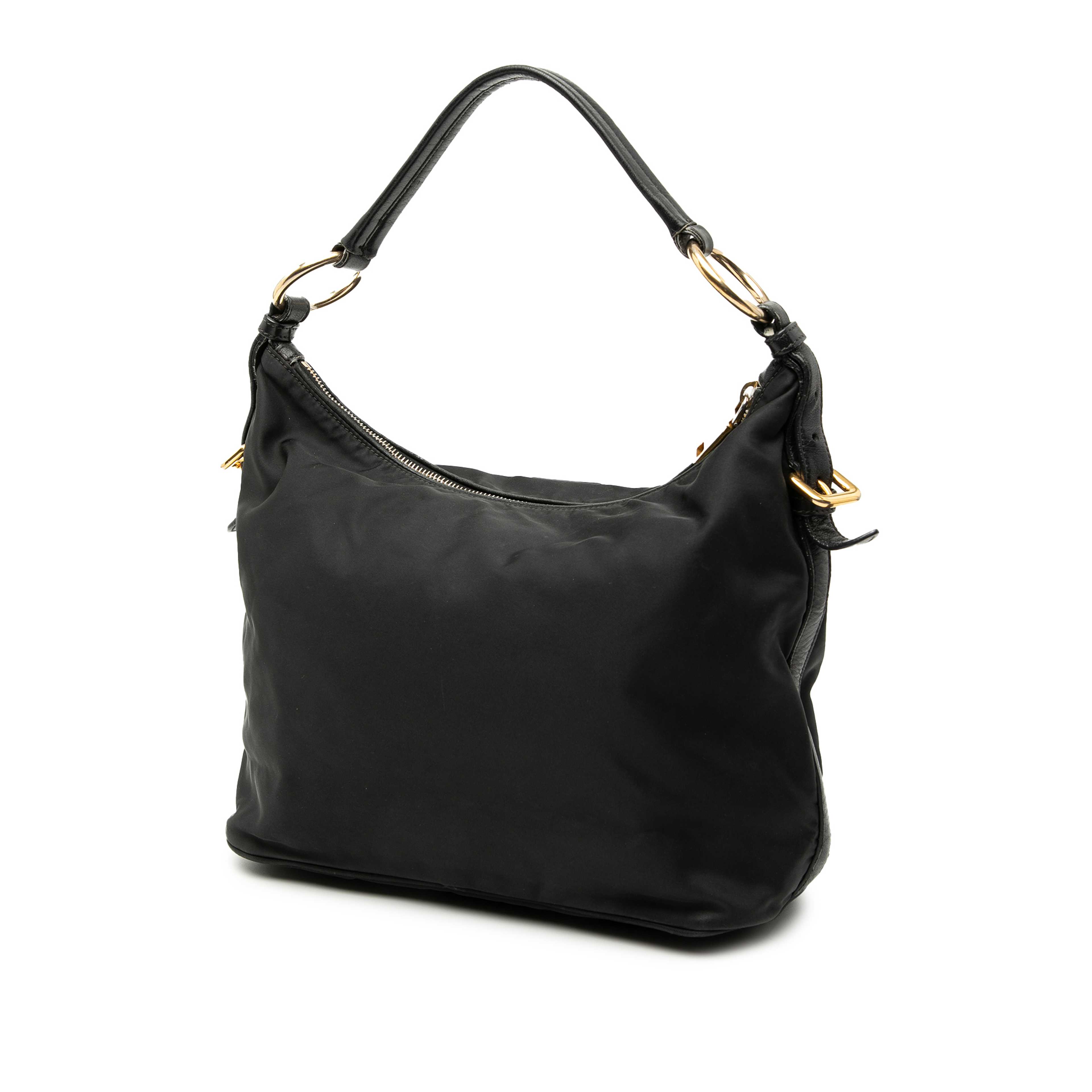 Prada Tessuto Shoulder Bag, från Luxclusif, i färgen svart. Klicka för att öppna bilden i stort format