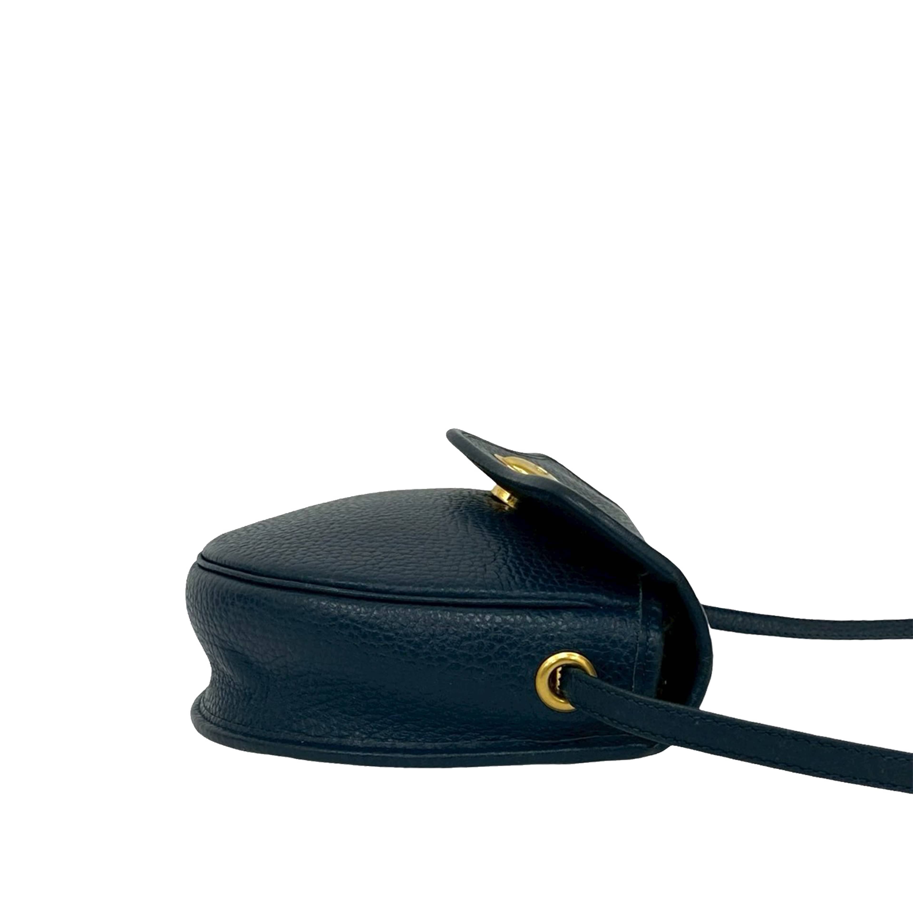 Dior Leather Crossbody, från Luxclusif, i färgen navy. Klicka för att öppna bilden i stort format