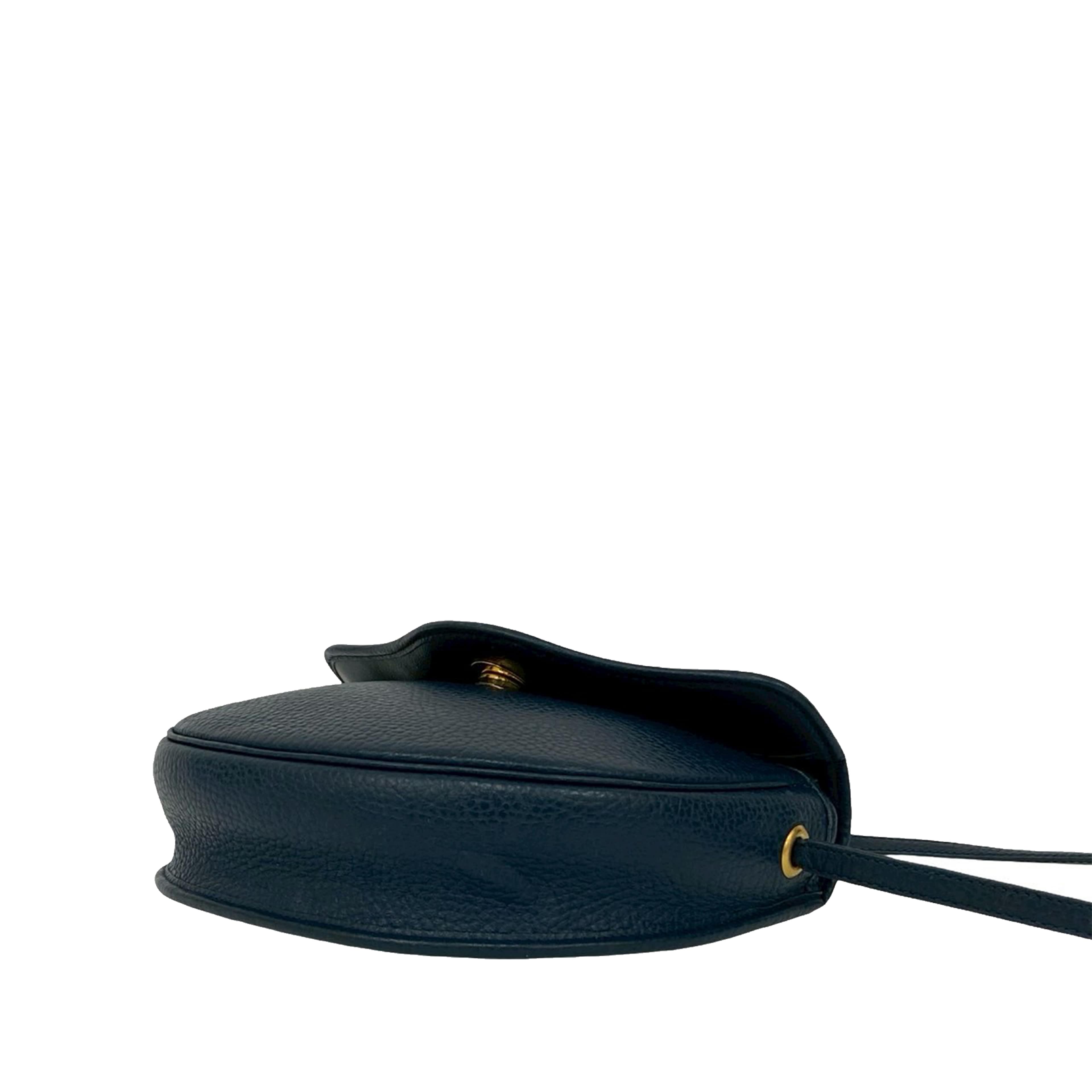 Dior Leather Crossbody, från Luxclusif, i färgen navy. Klicka för att öppna bilden i stort format