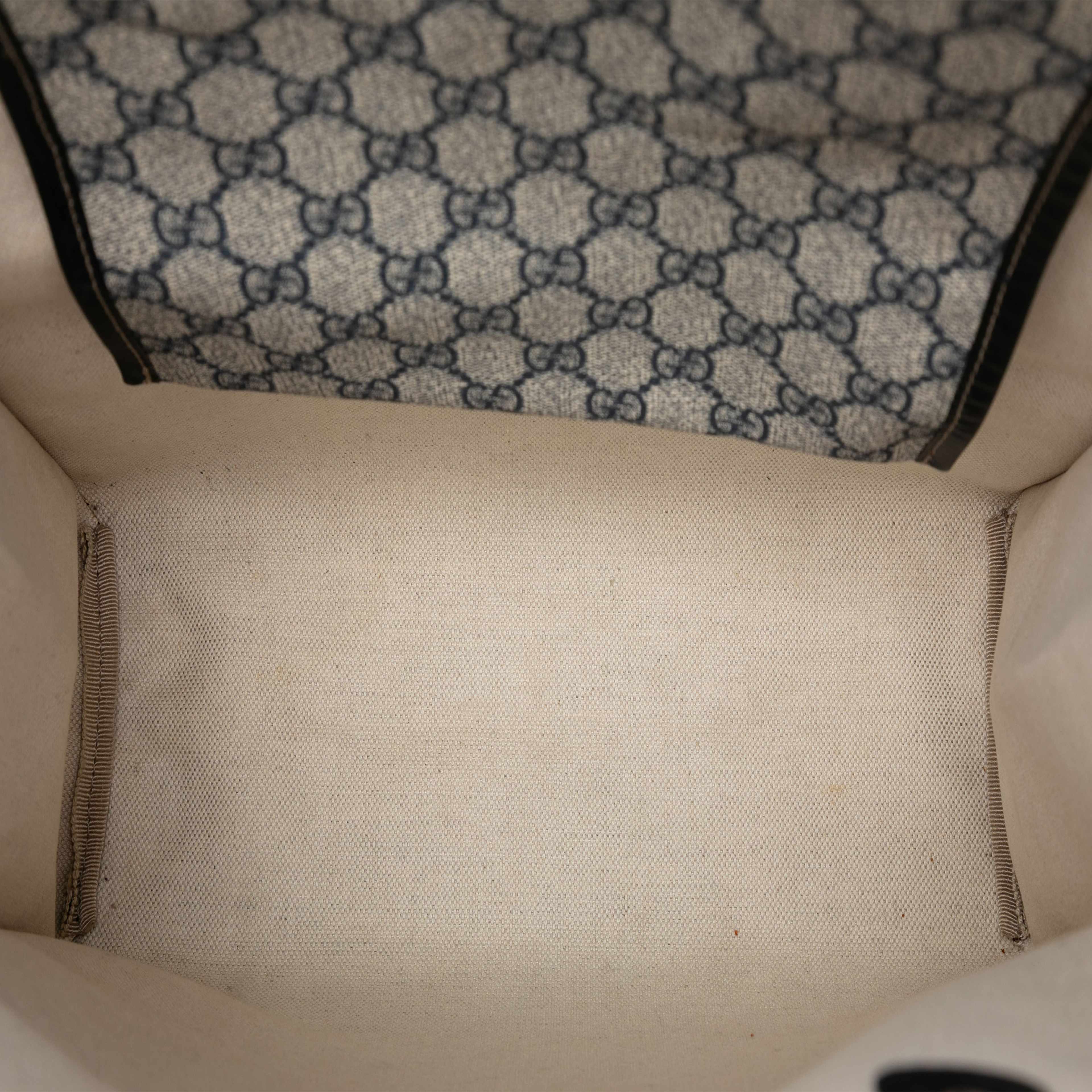 Gucci Gg Supreme Web Tote, från Luxclusif, i färgen beige. Klicka för att öppna bilden i stort format