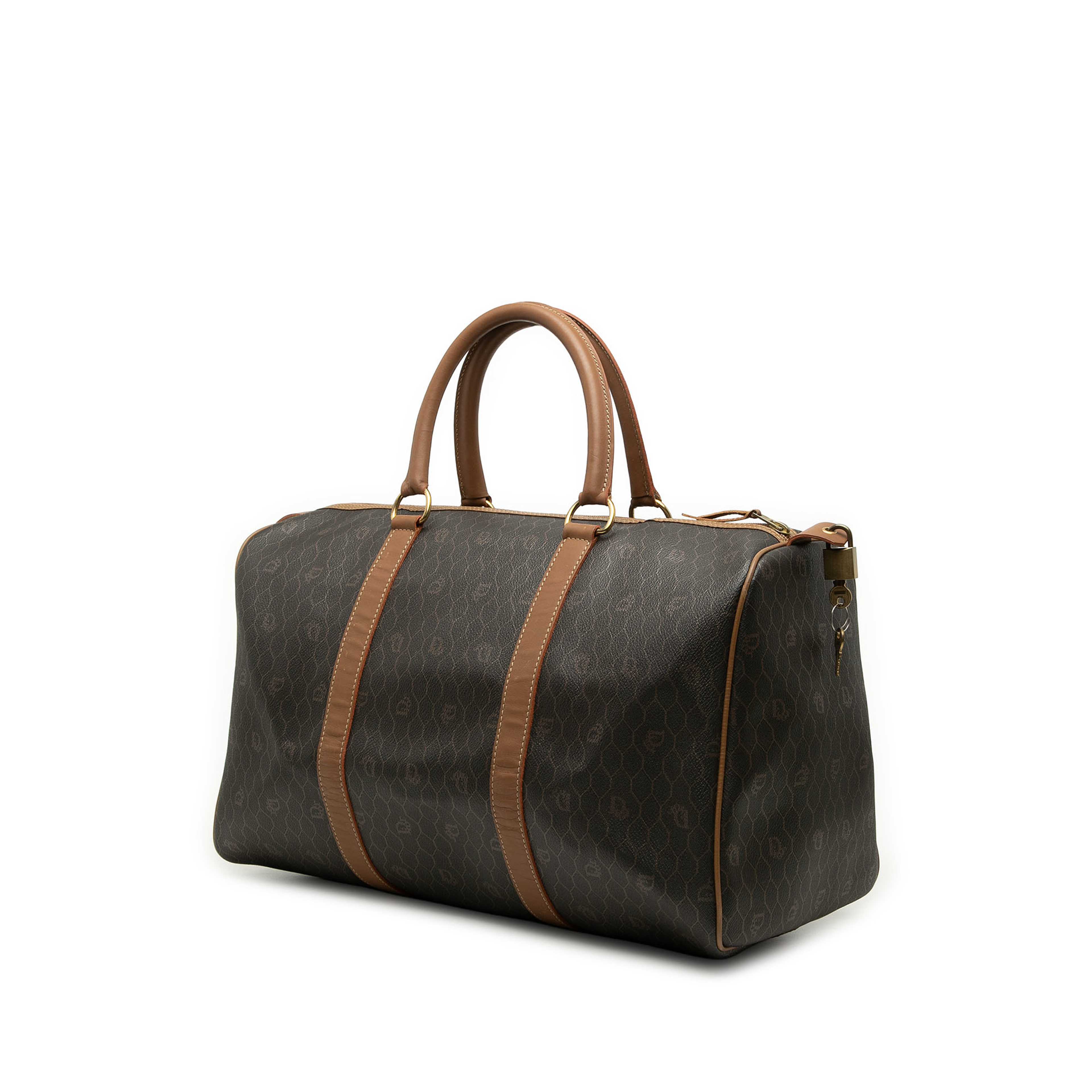 Dior Honeycomb Coated Canvas Boston Bag, från Luxclusif, i färgen svart. Klicka för att öppna bilden i stort format