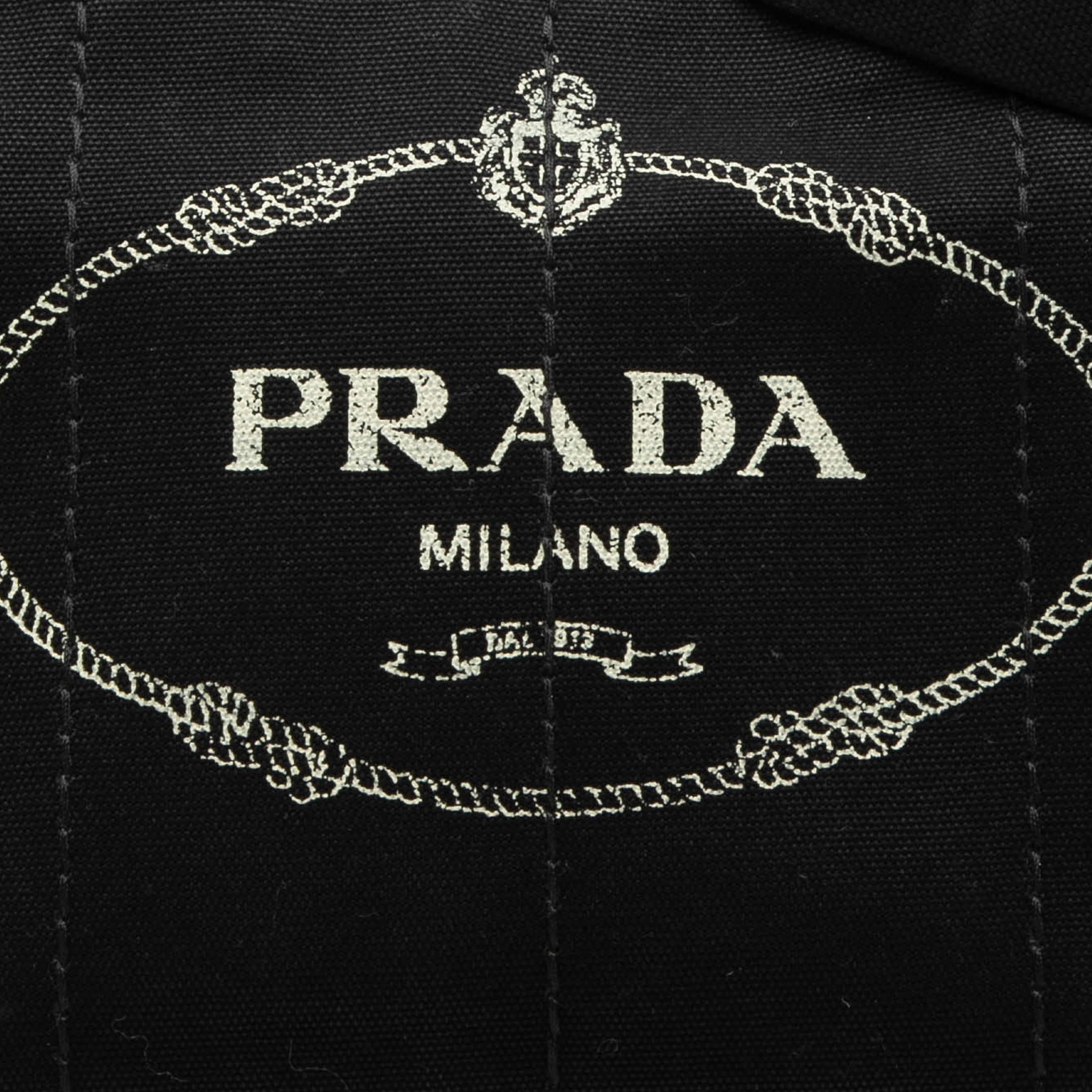 Prada Small Canvas Canapa Logo Satchel, från Luxclusif, i färgen svart. Klicka för att öppna bilden i stort format