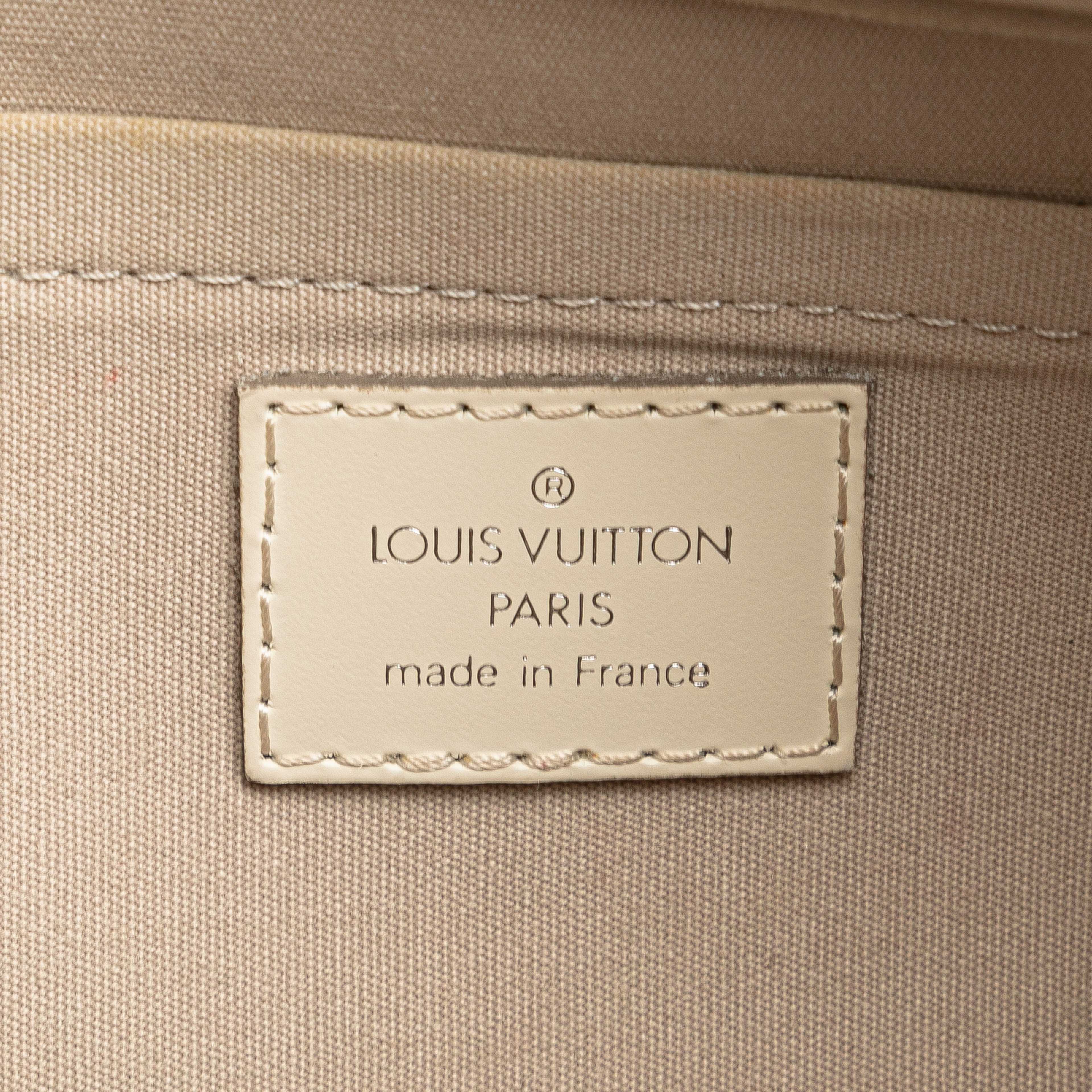 Louis Vuitton Epi Turenne Pm, från Luxclusif, i färgen white. Klicka för att öppna bilden i stort format