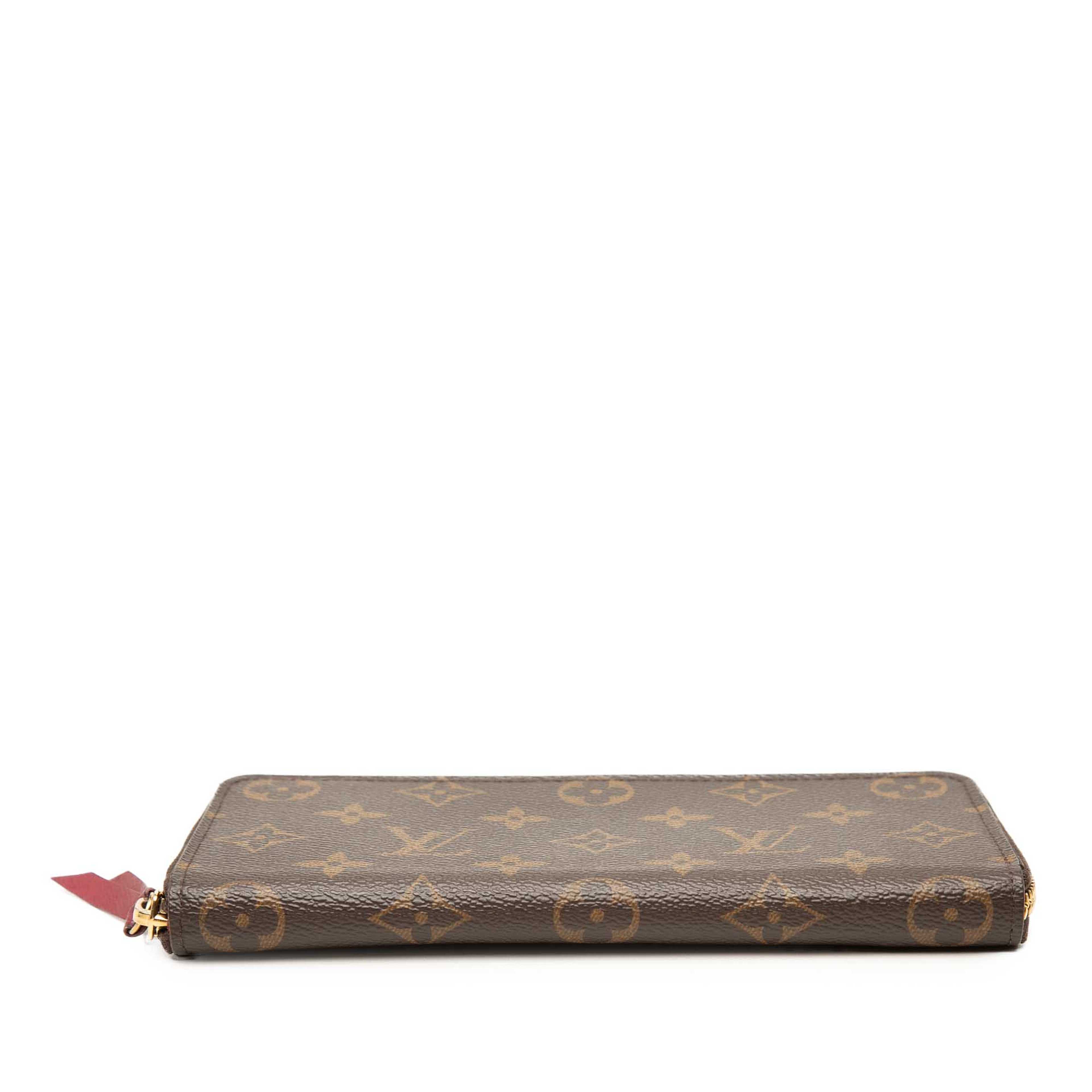 Louis Vuitton Monogram Clemence Long Wallet, från Luxclusif, i färgen brun. Klicka för att öppna bilden i stort format
