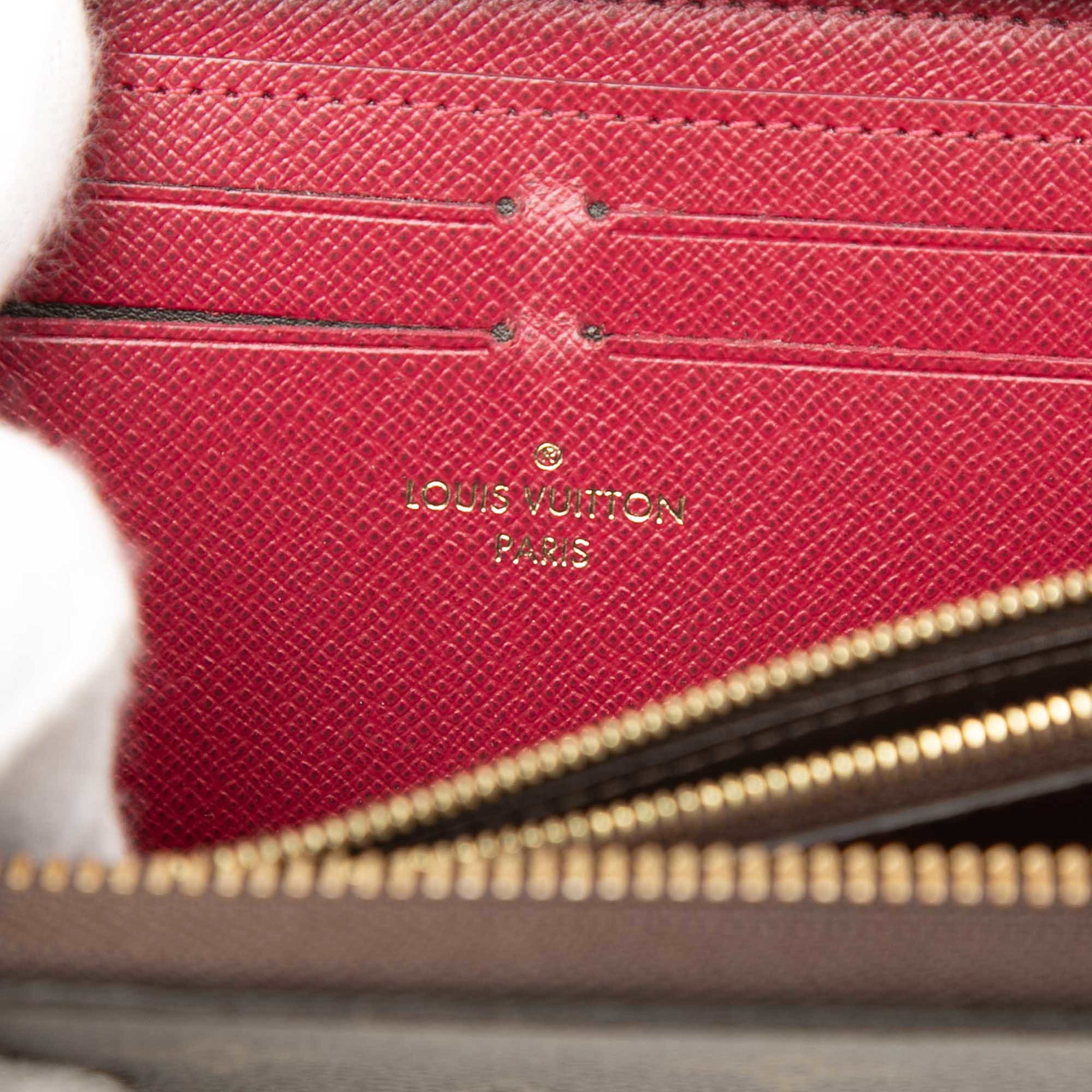 Louis Vuitton Monogram Clemence Long Wallet, från Luxclusif, i färgen brun. Klicka för att öppna bilden i stort format