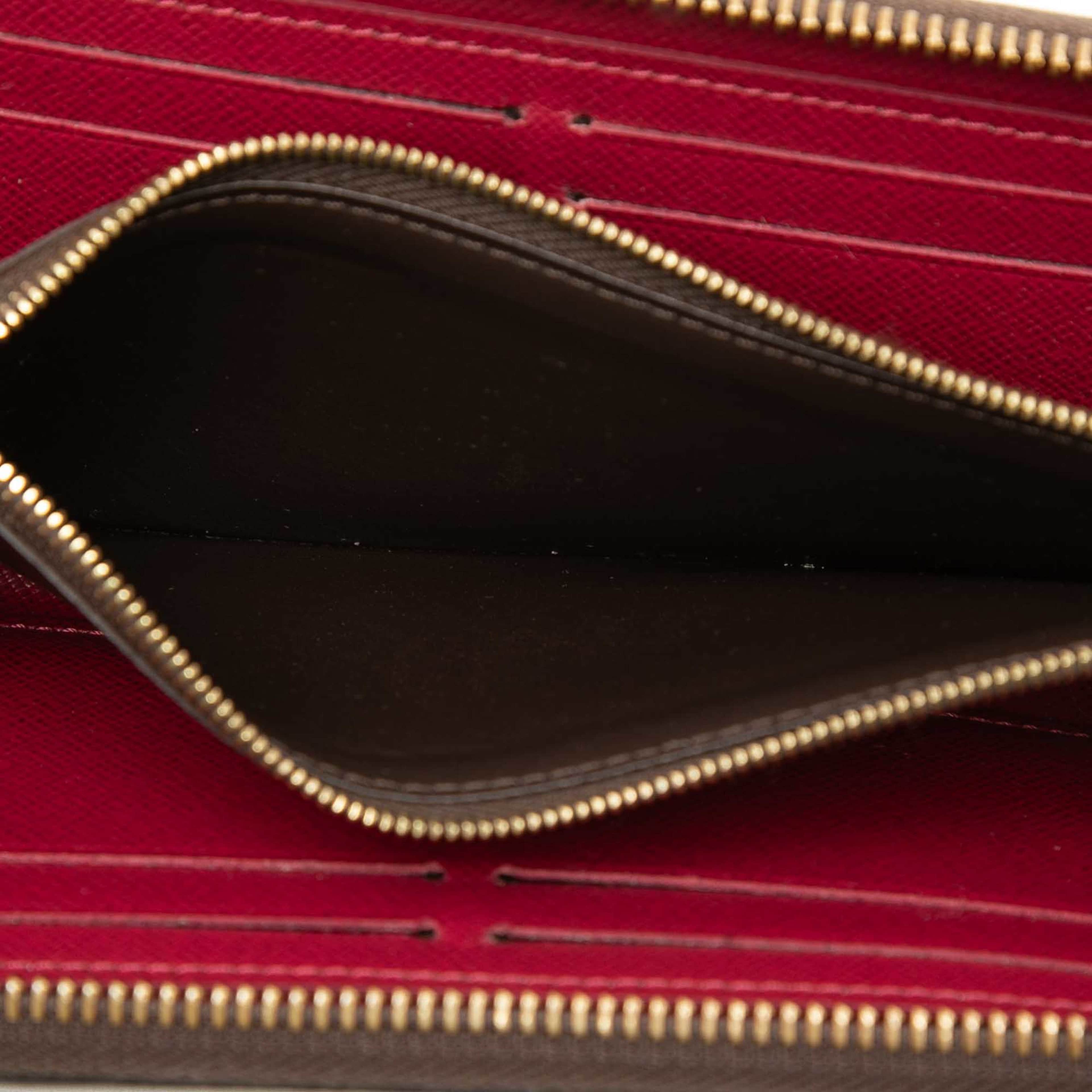 Louis Vuitton Monogram Clemence Long Wallet, från Luxclusif, i färgen brun. Klicka för att öppna bilden i stort format