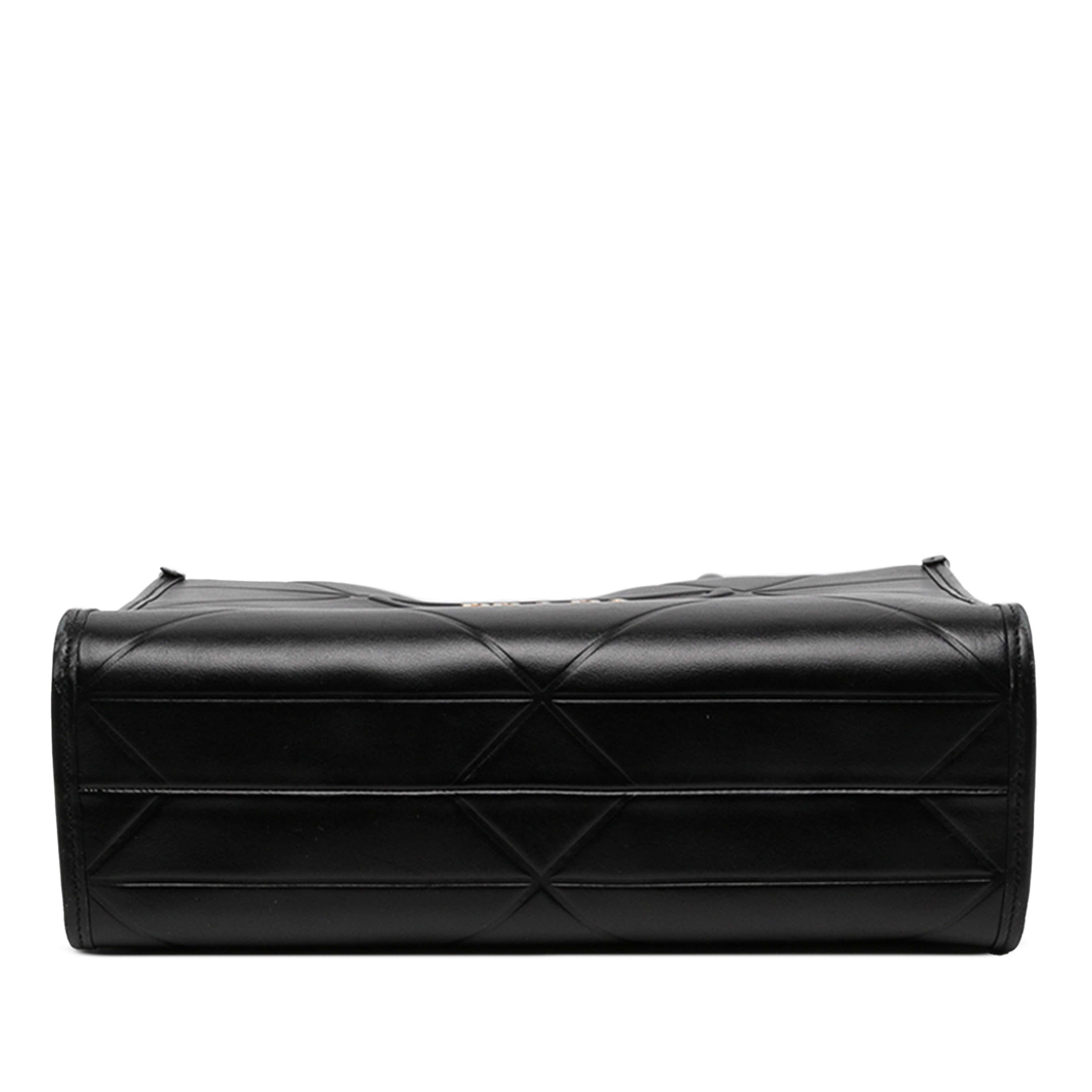 Prada Small Soft Calf Symbole Satchel, från Luxclusif, i färgen svart. Klicka för att öppna bilden i stort format