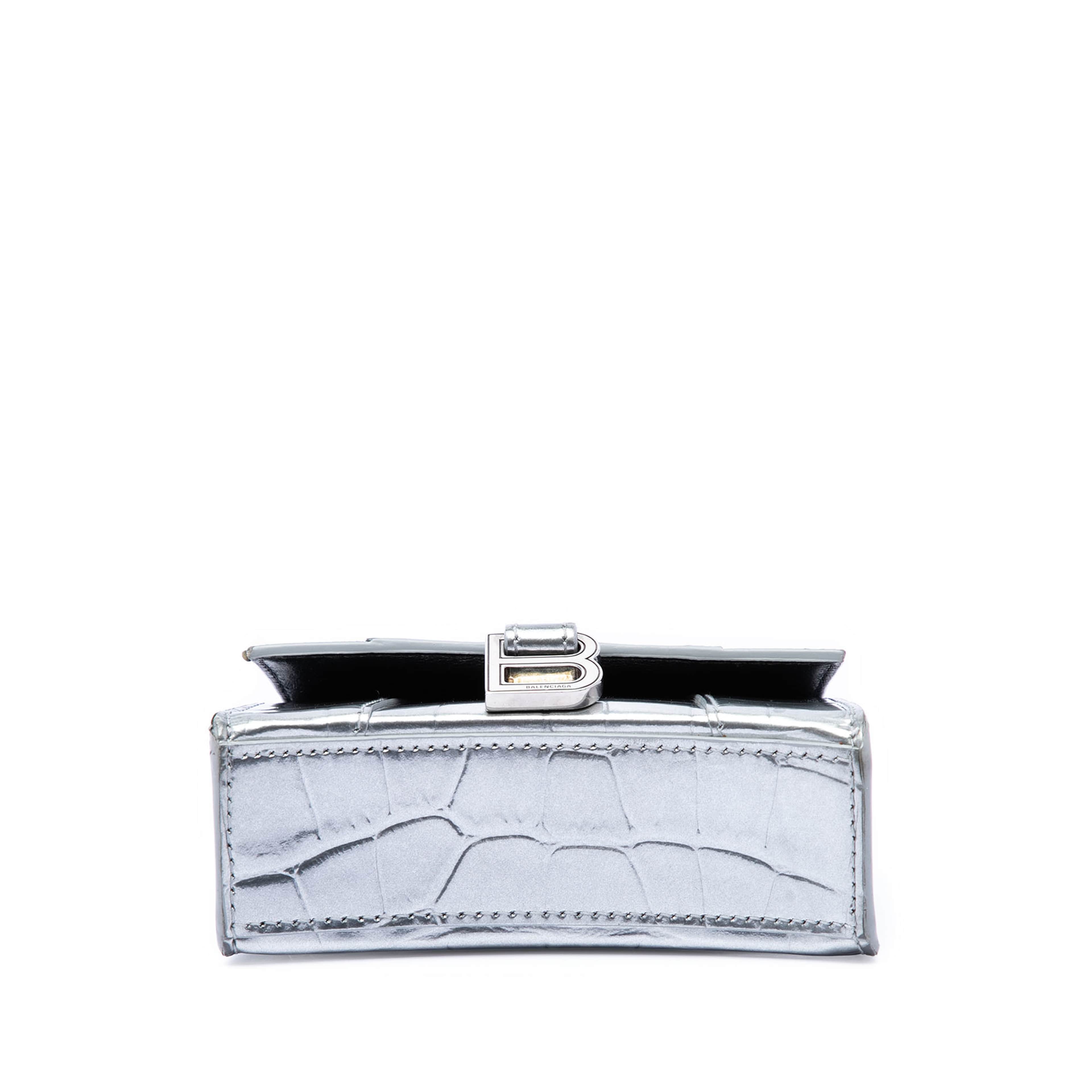 Balenciaga Mini Metallic Croc Embossed Calfskin Hourglass Top Handle Bag, från Luxclusif, i färgen silver. Klicka för att öppna bilden i stort format