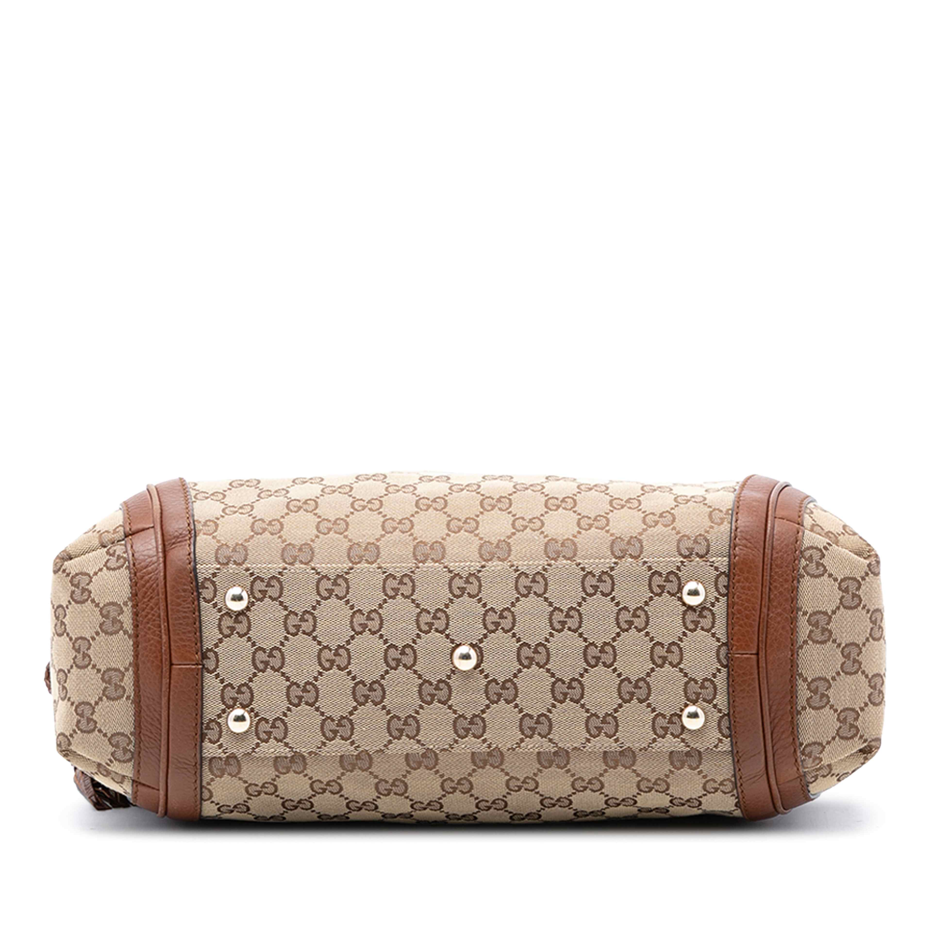 Gucci Medium Gg Canvas Bella Shoulder Bag, från Luxclusif, i färgen beige. Klicka för att öppna bilden i stort format