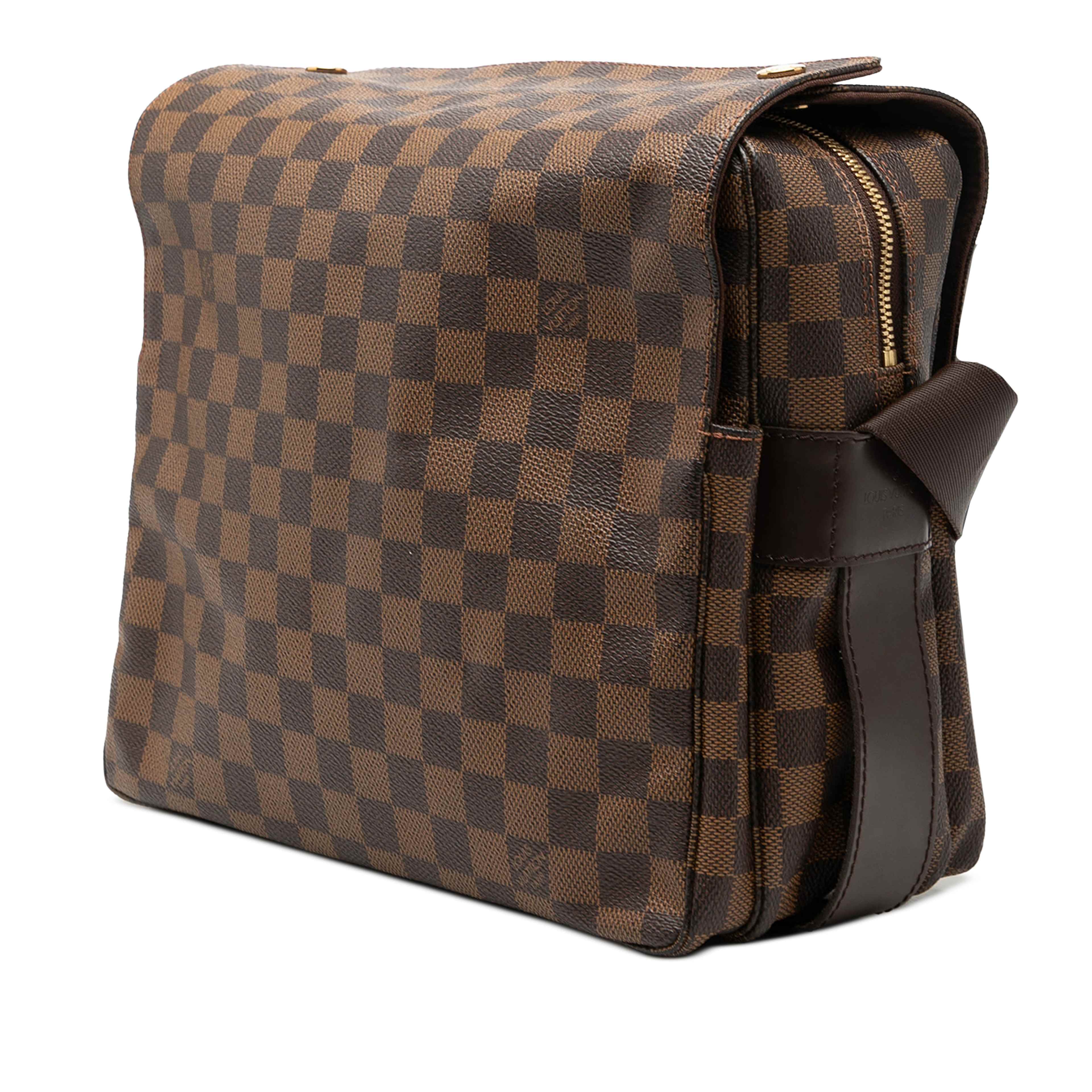 Louis Vuitton Damier Ebene Naviglio, från Luxclusif, i färgen brown. Klicka för att öppna bilden i stort format