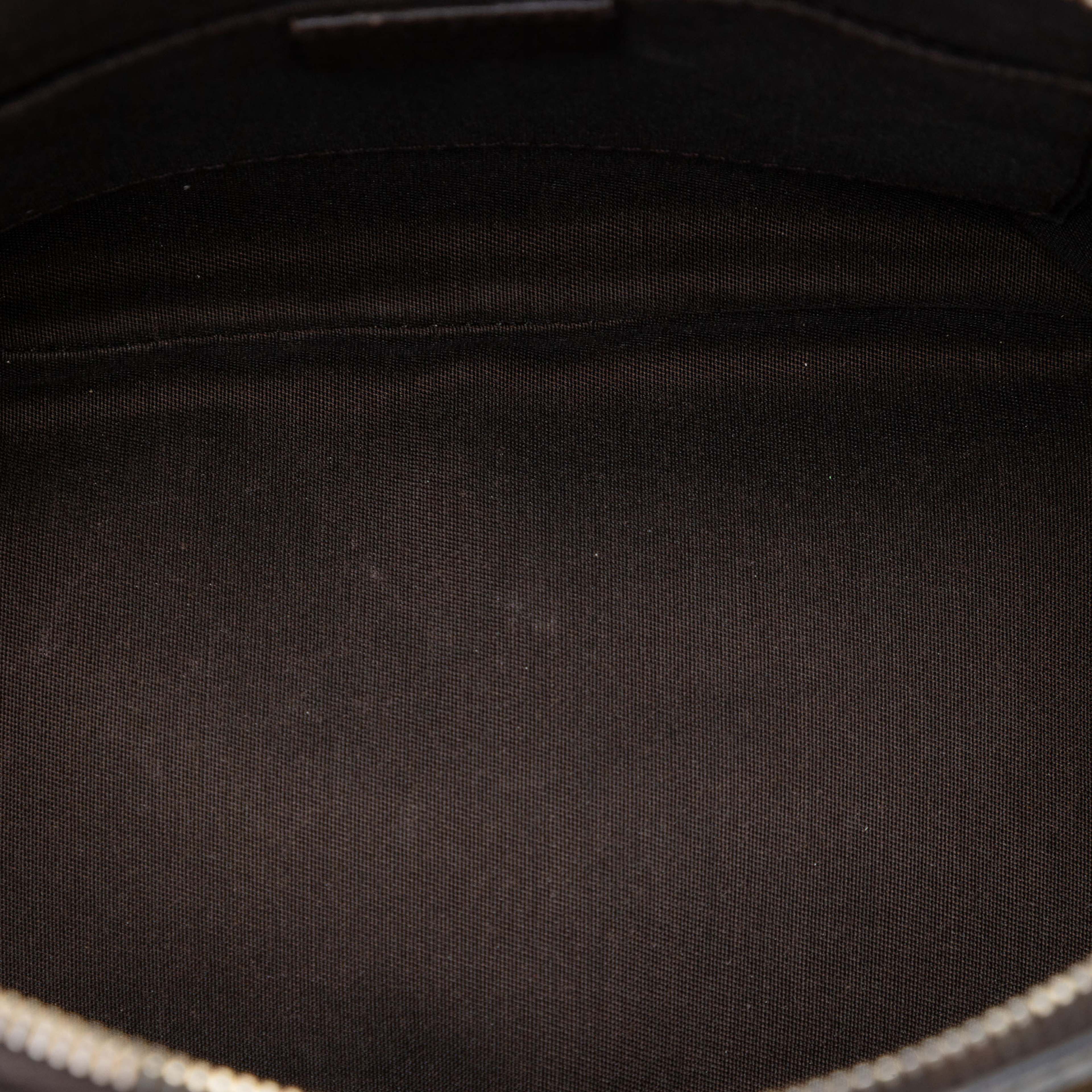 Gucci Mini Gg Crystal Dome Satchel, från Luxclusif, i färgen beige. Klicka för att öppna bilden i stort format