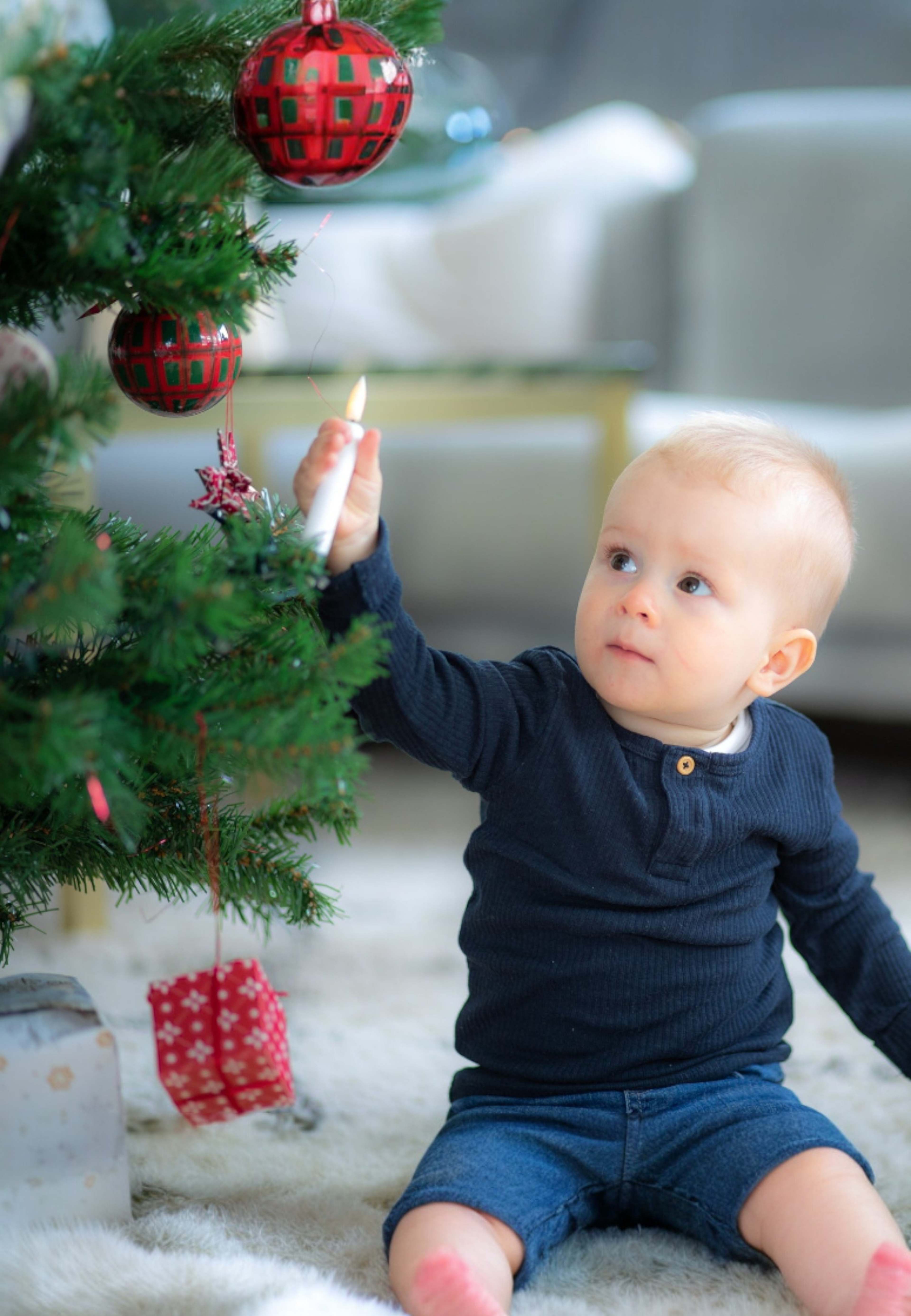 Sia Uppladdningsbara Led-julljus 4 St, från Led Nordic, i färgen vit. Klicka för att öppna bilden i stort format