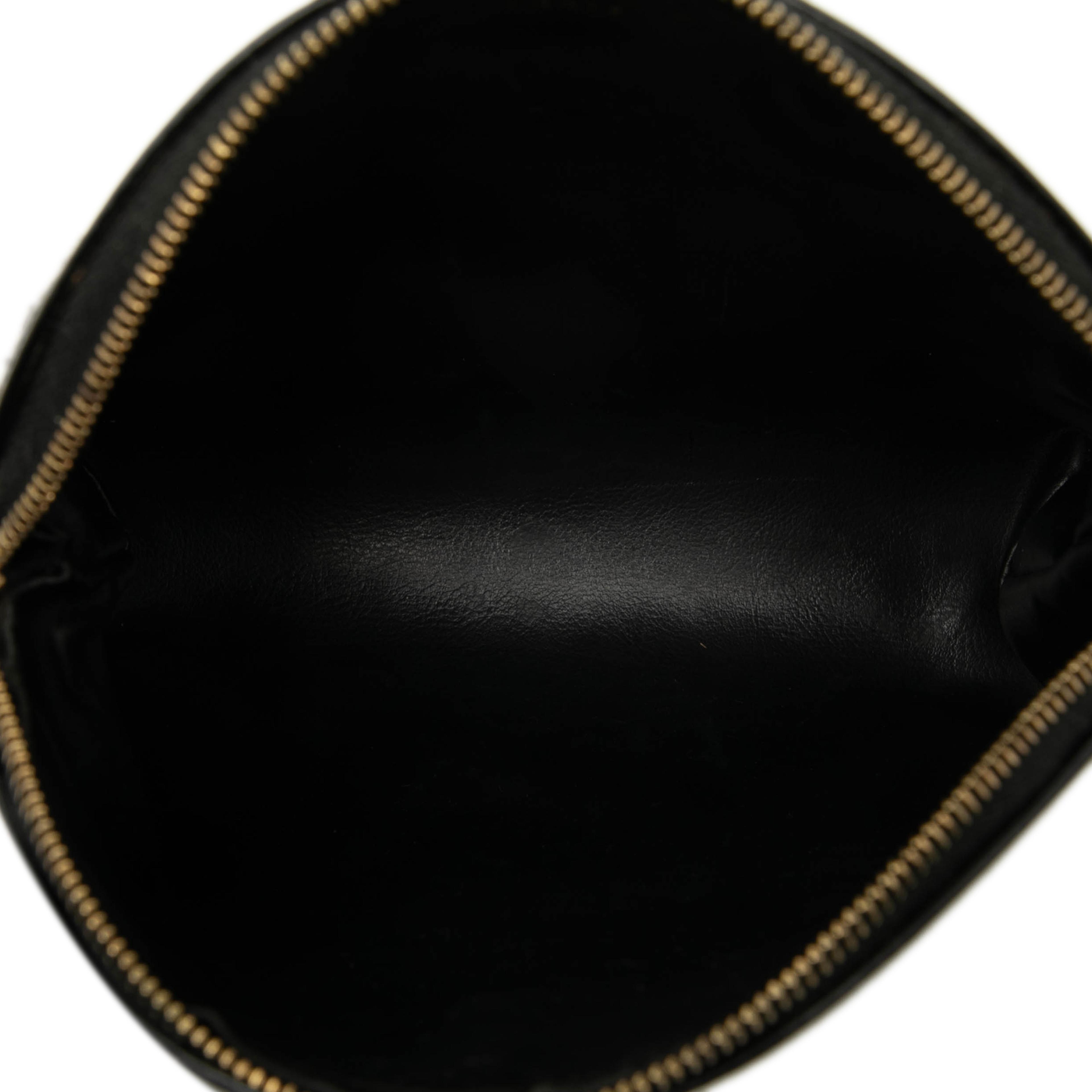 Celine Macadam Coated Canvas Pouch, från Luxclusif, i färgen black. Klicka för att öppna bilden i stort format